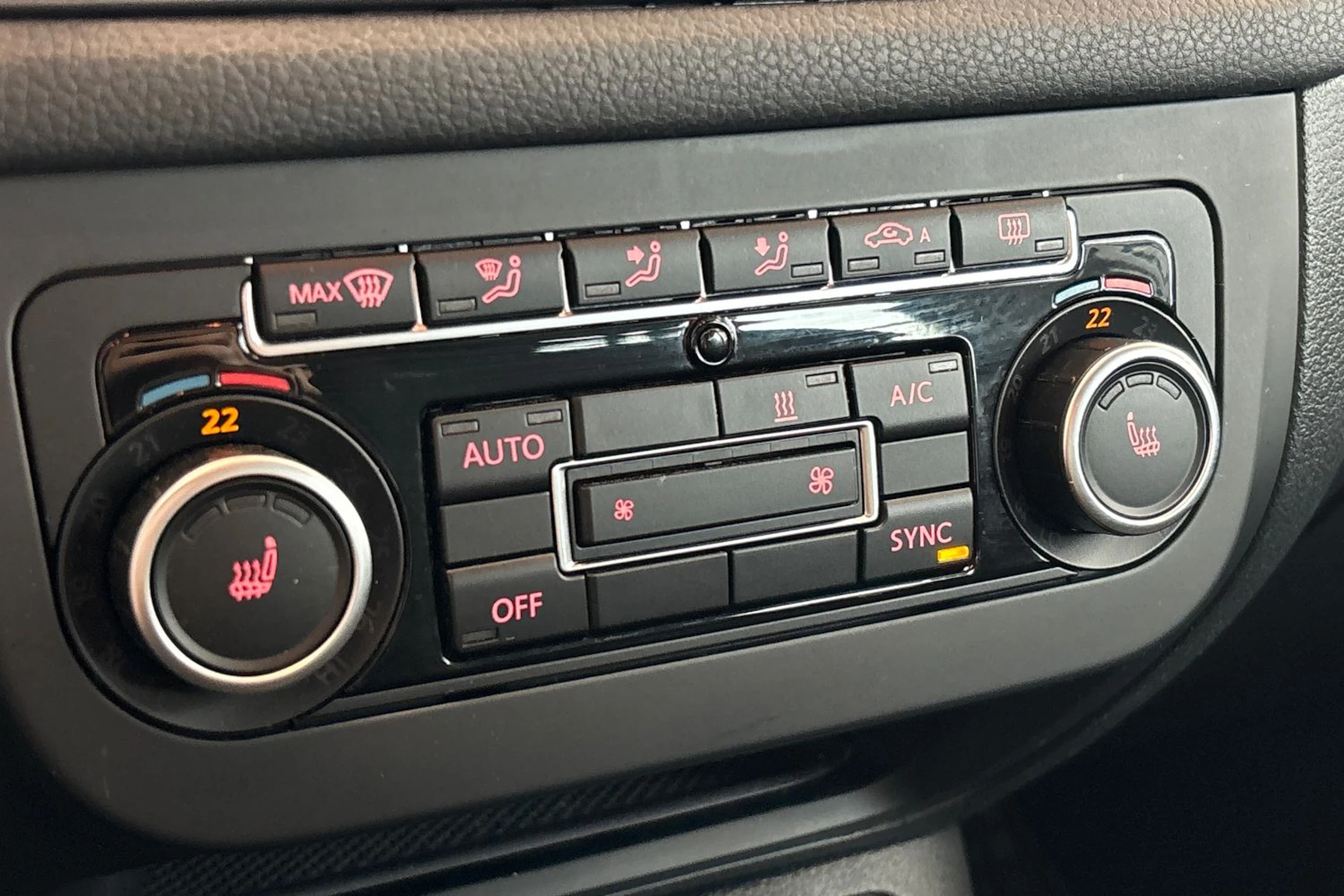 valkoinen Volkswagen Tiguan 2014 kuva 26.