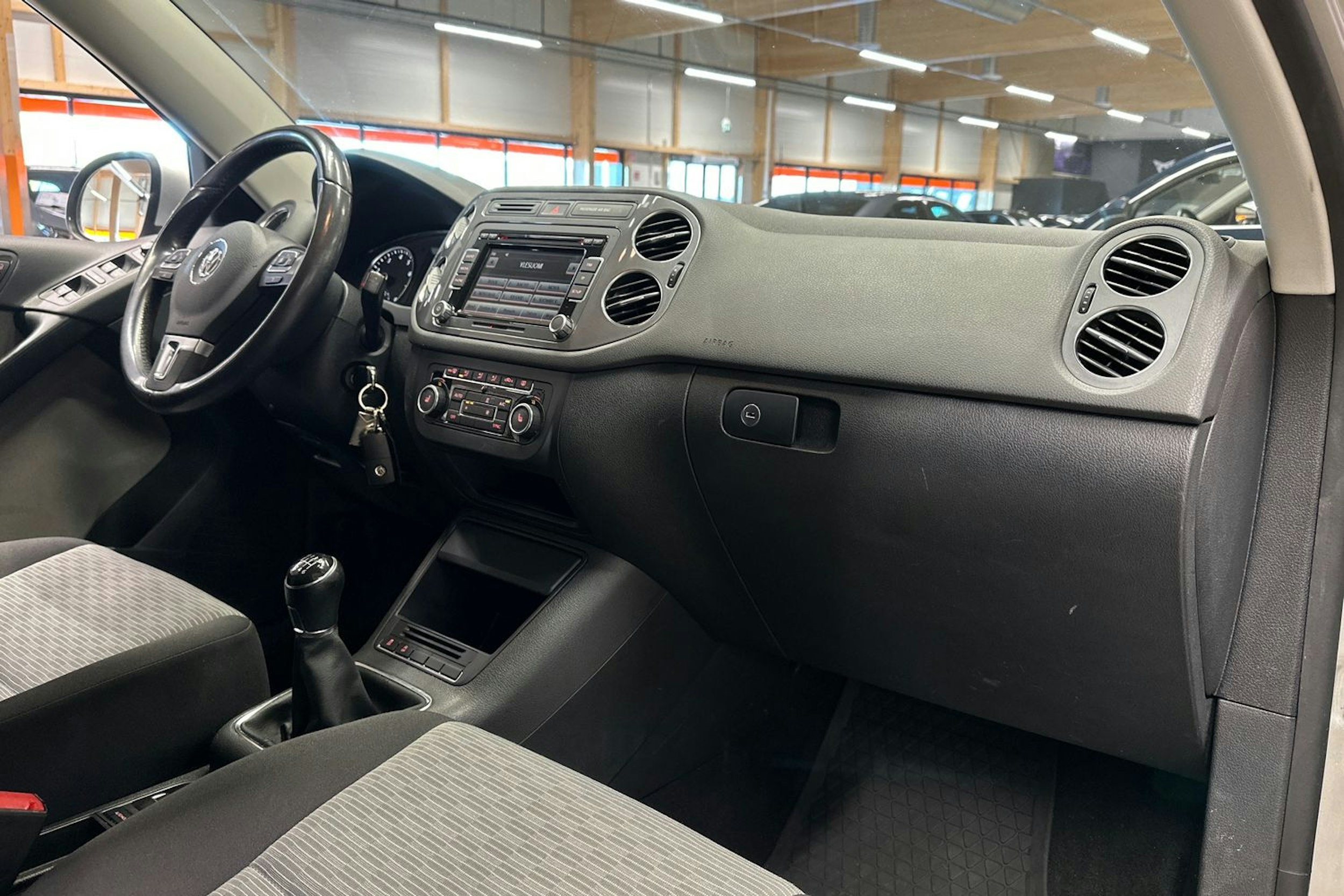 hopea Volkswagen Tiguan 2014 kuva 14.