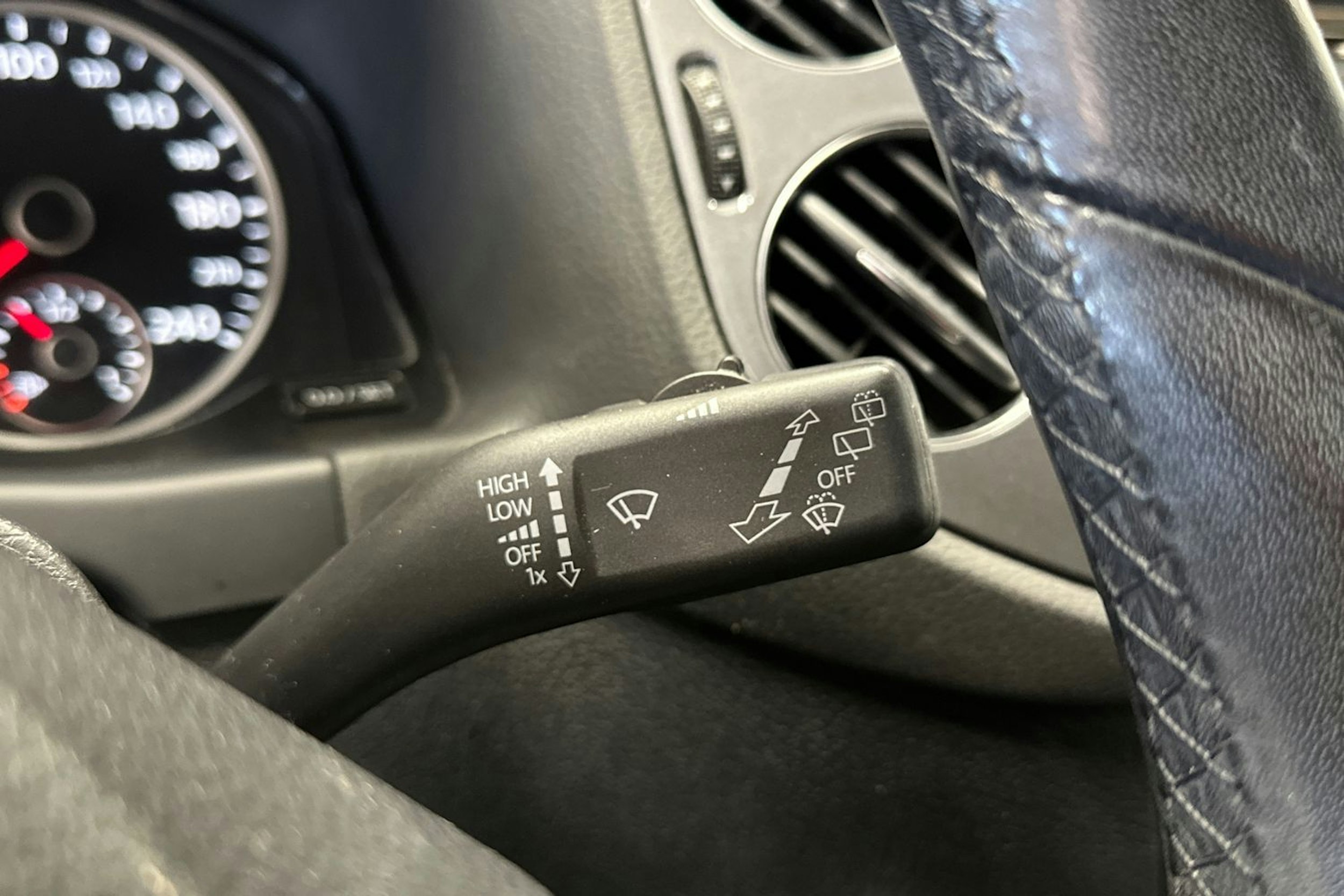 hopea Volkswagen Tiguan 2014 kuva 25.