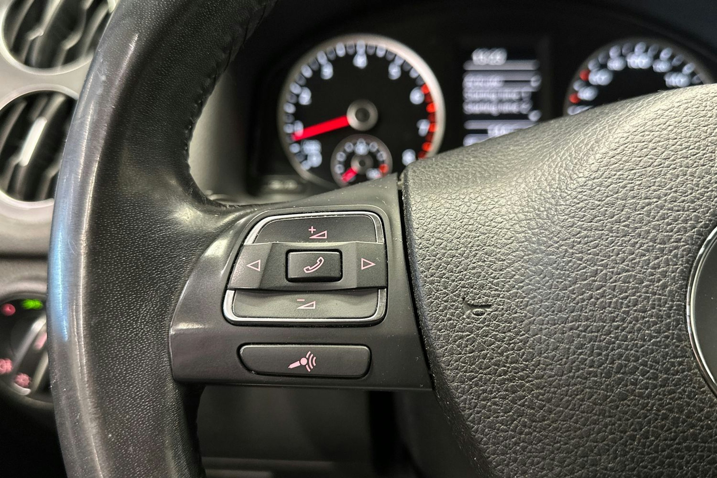 hopea Volkswagen Tiguan 2014 kuva 26.