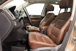ruskea (beige) Volkswagen Tiguan 2014 kuva 11.