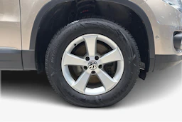 ruskea (beige) Volkswagen Tiguan 2014 kuva 12.