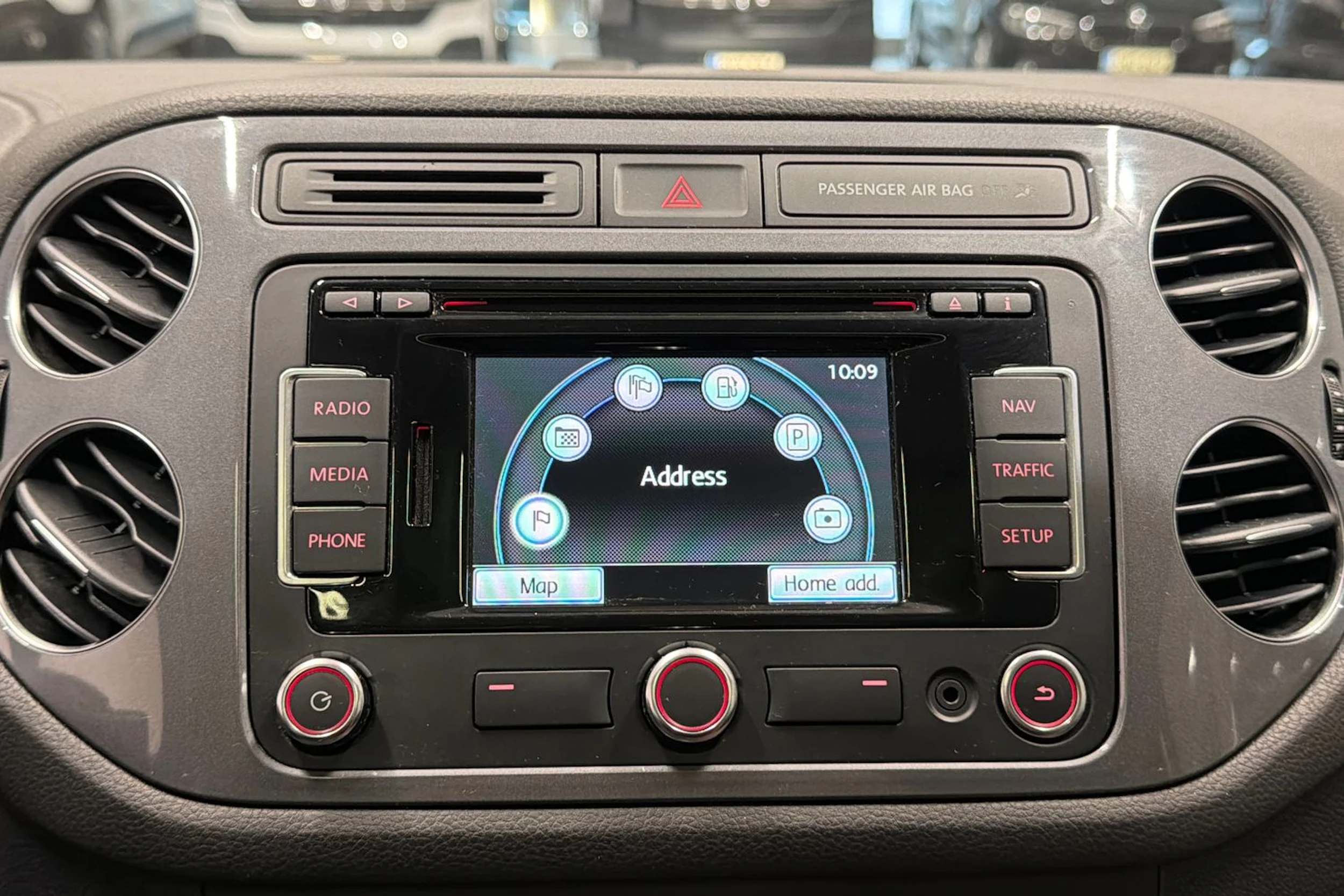 ruskea (beige) Volkswagen Tiguan 2014 kuva 25.