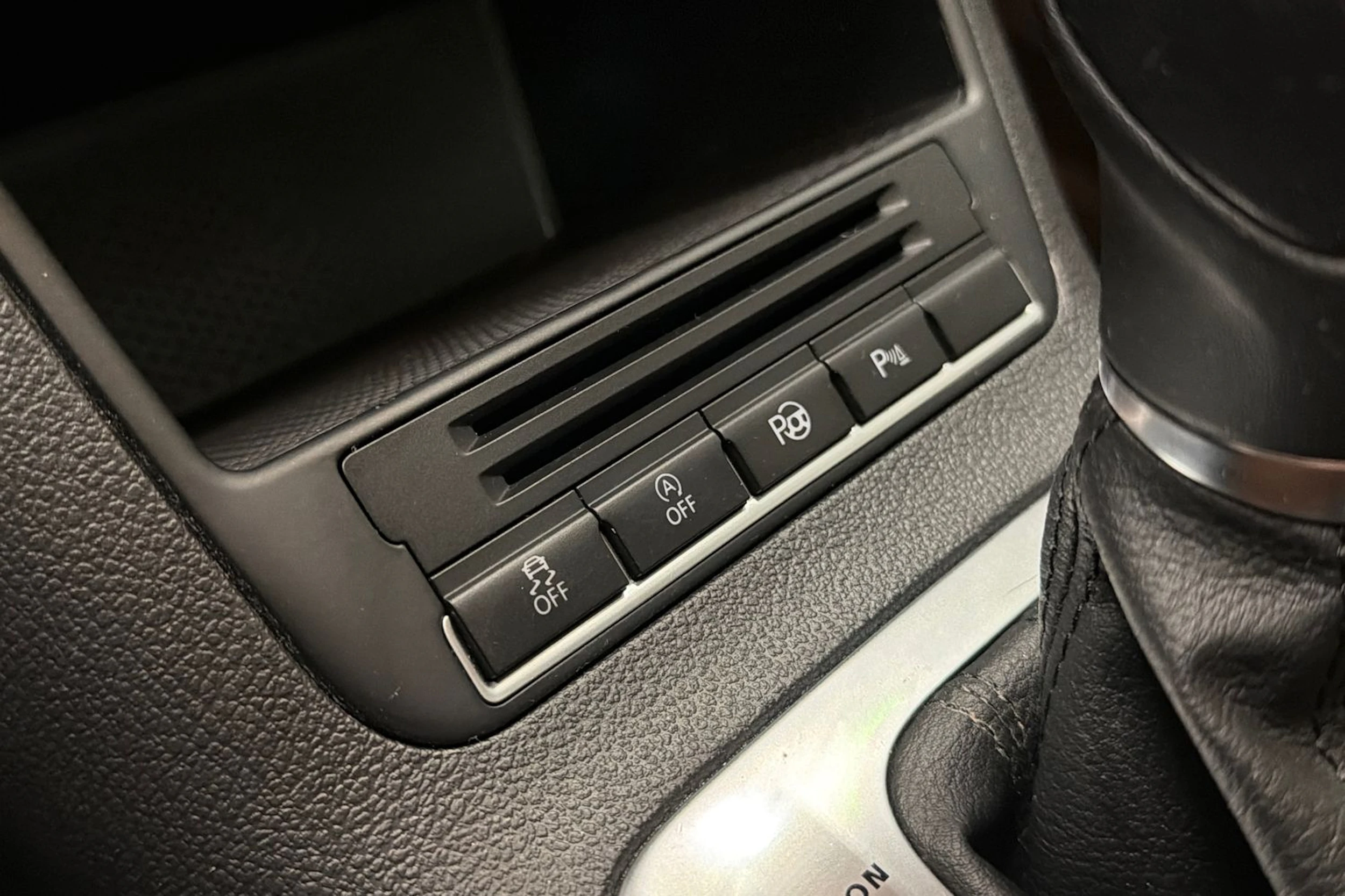 ruskea (beige) Volkswagen Tiguan 2014 kuva 28.