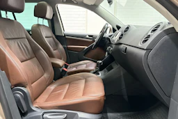 ruskea (beige) Volkswagen Tiguan 2014 kuva 30.