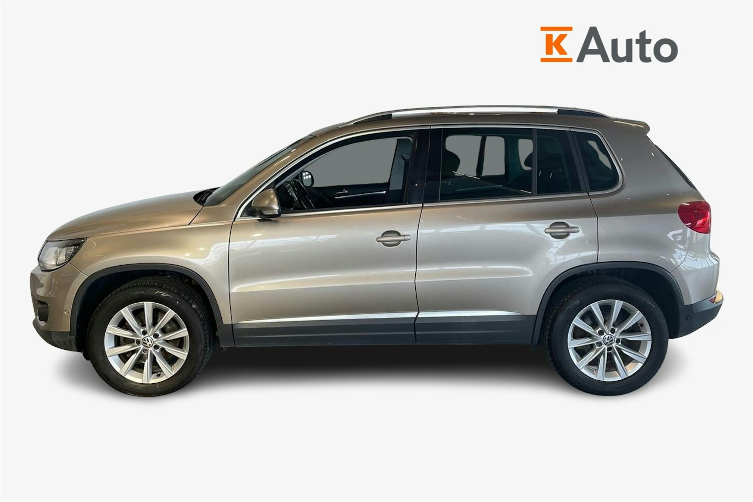 ruskea (beige) Volkswagen Tiguan 2014 kuva 6.