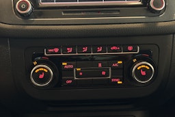 ruskea (beige) Volkswagen Tiguan 2014 kuva 27.