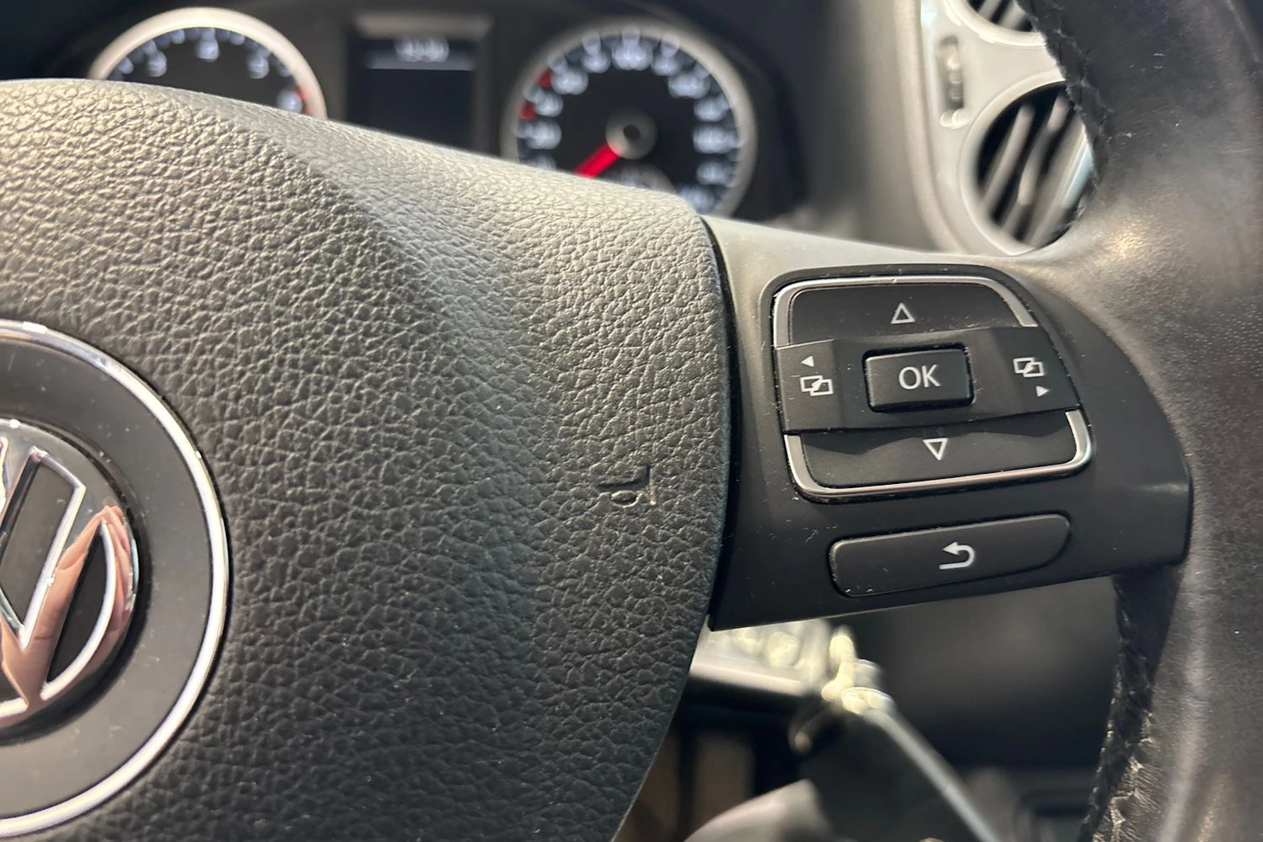Ruskea (beige) Volkswagen Tiguan 2014 kuva 19.