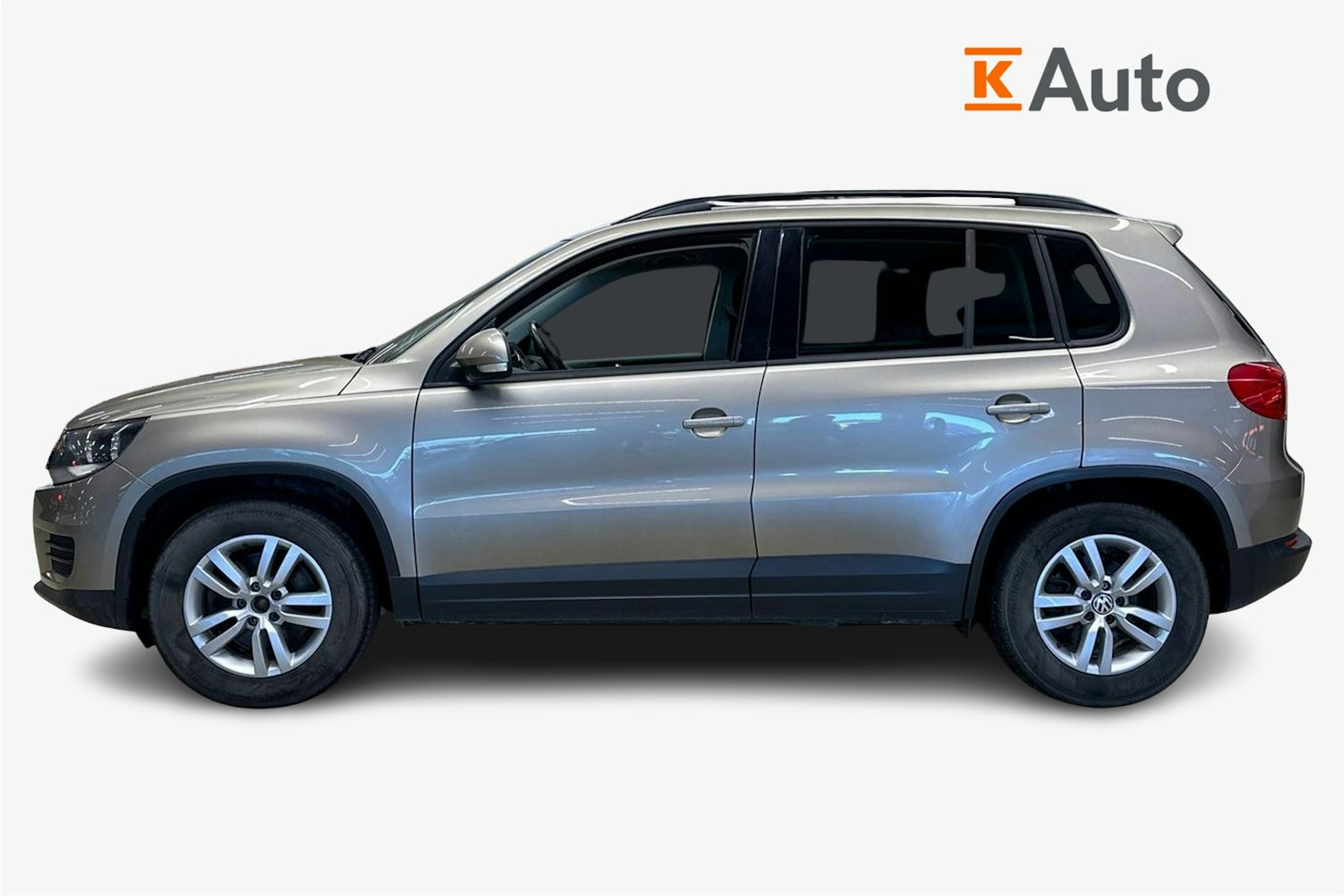 ruskea (beige) Volkswagen Tiguan 2014 kuva 6.