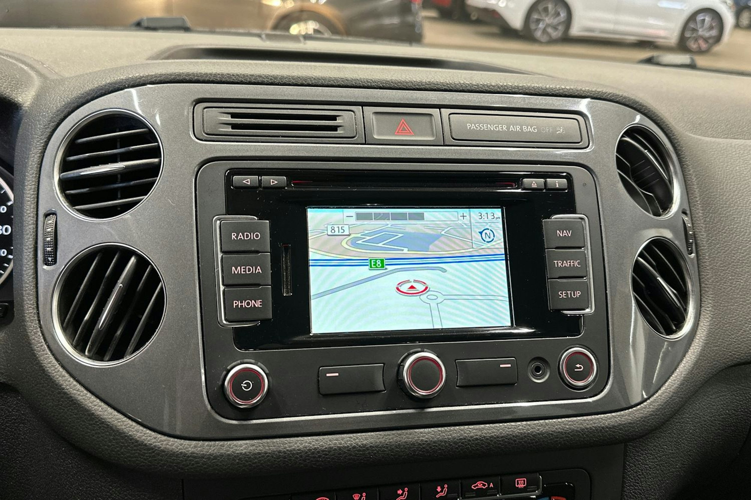 ruskea (beige) Volkswagen Tiguan 2014 kuva 18.