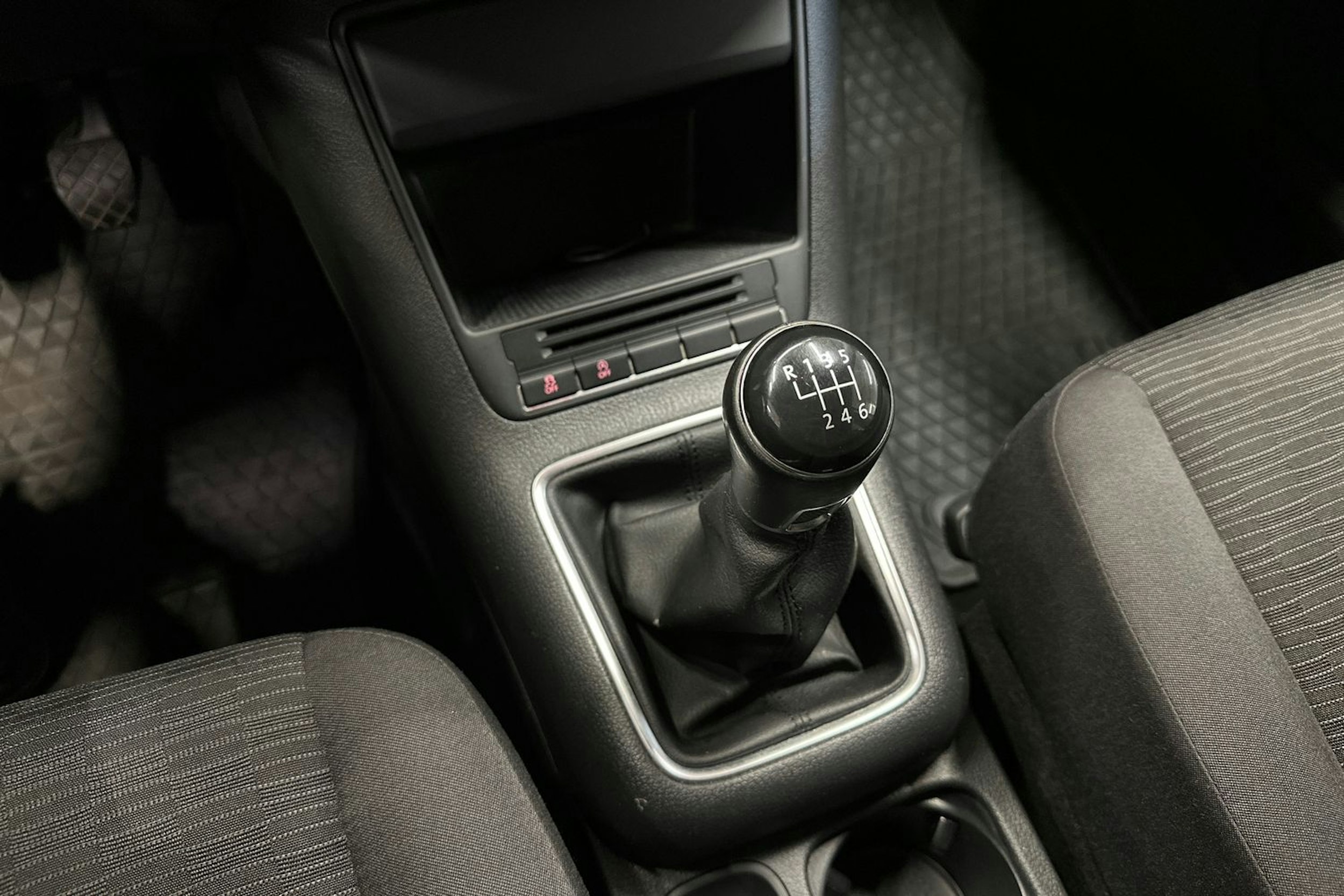 ruskea (beige) Volkswagen Tiguan 2014 kuva 20.
