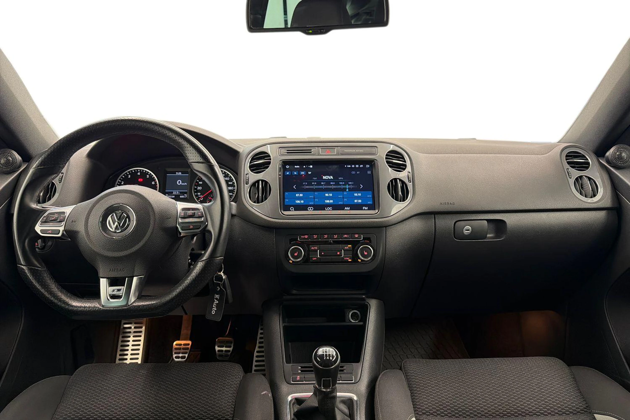 valkoinen Volkswagen Tiguan 2014 kuva 7.
