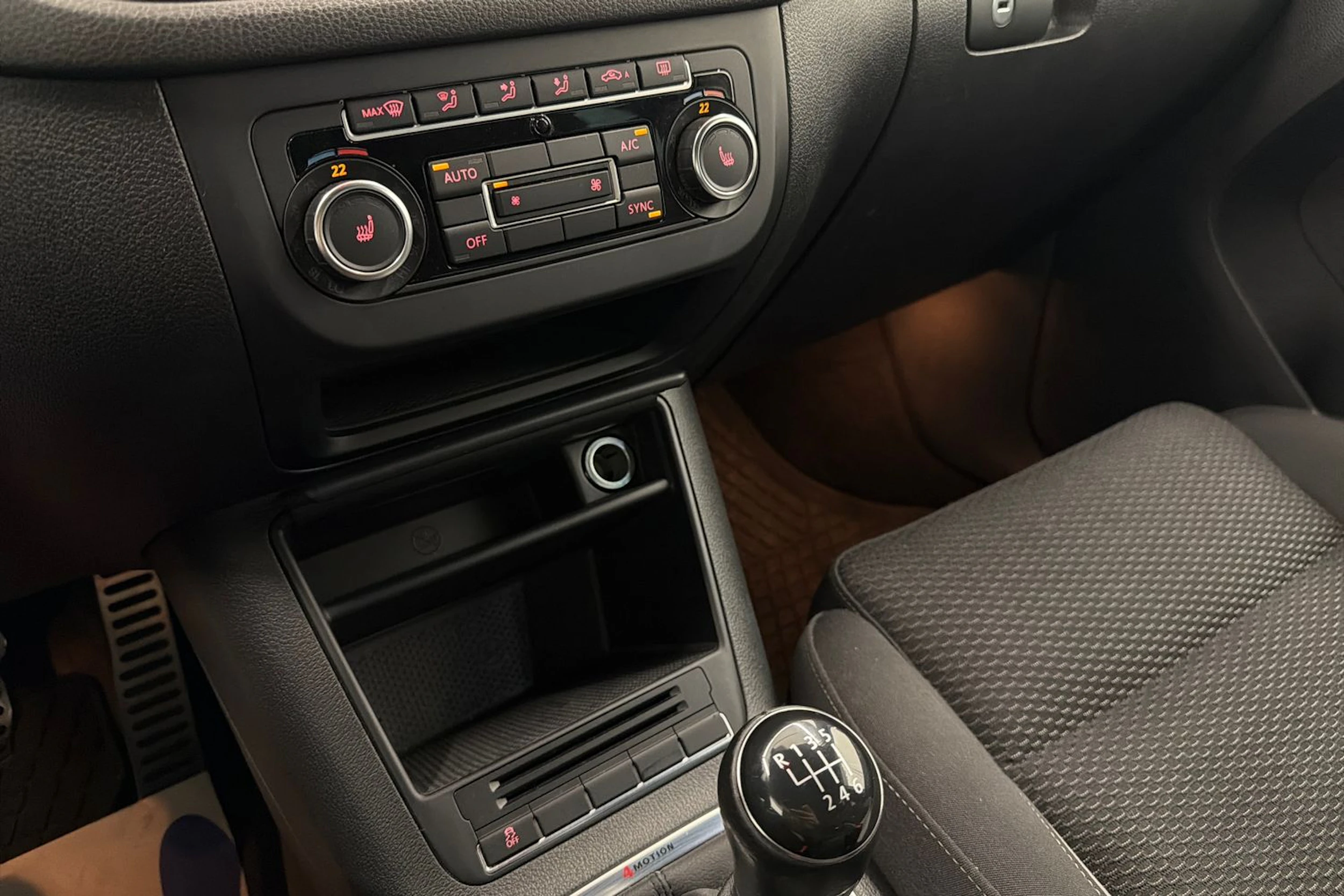 valkoinen Volkswagen Tiguan 2014 kuva 21.