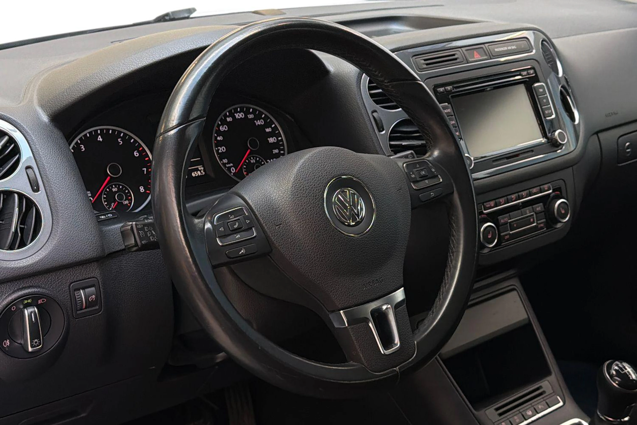 valkoinen Volkswagen Tiguan 2014 kuva 6.