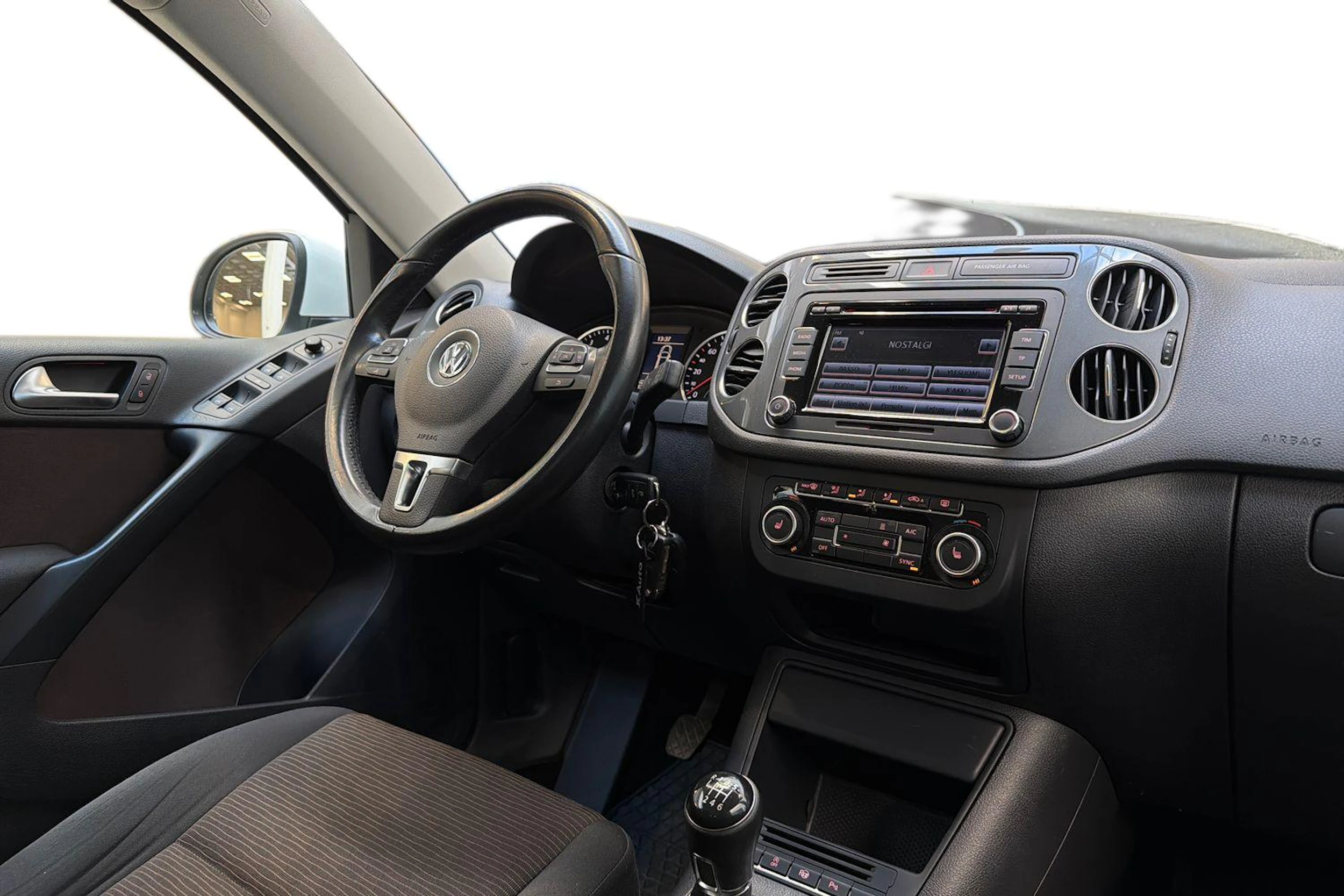 valkoinen Volkswagen Tiguan 2014 kuva 7.