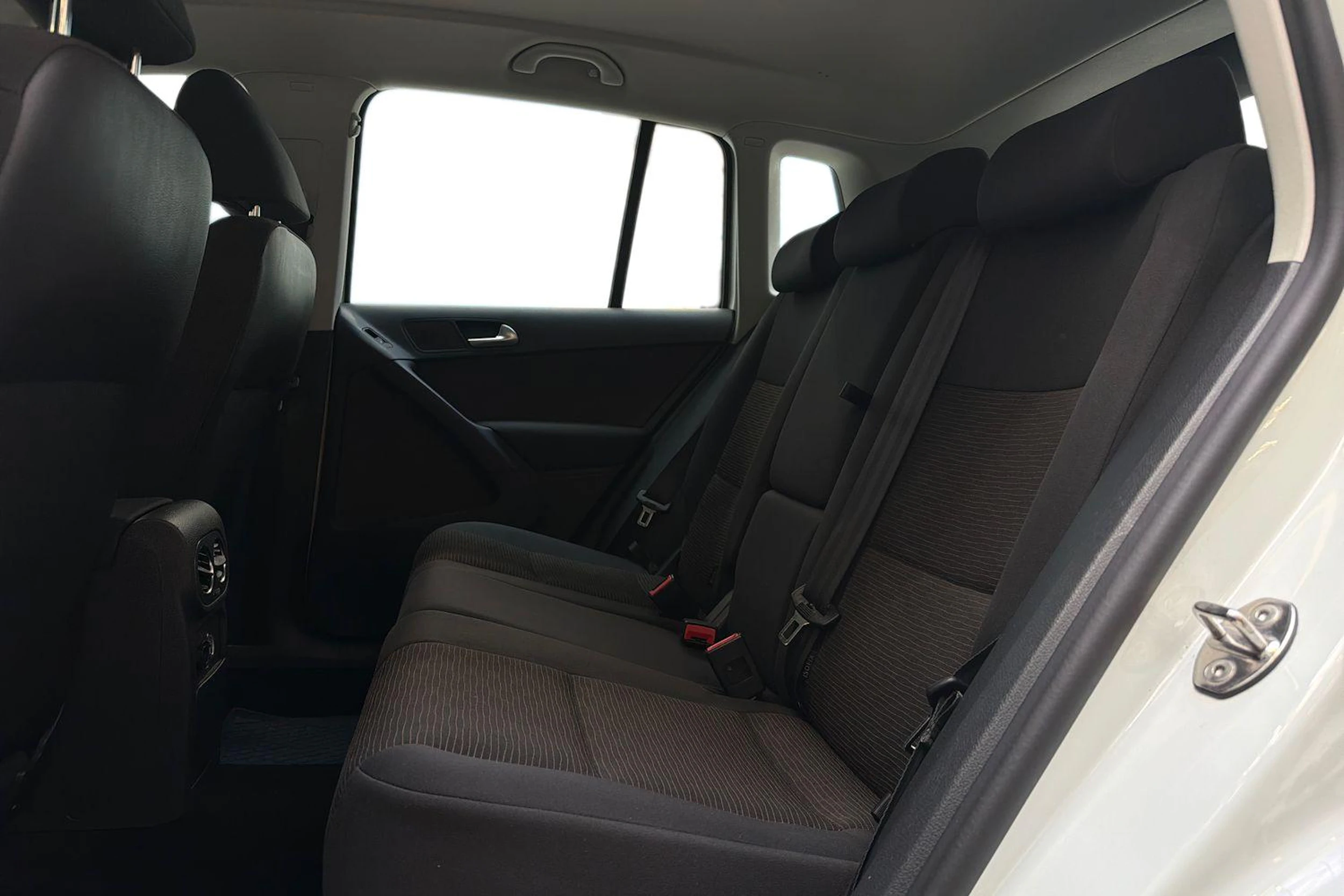 valkoinen Volkswagen Tiguan 2014 kuva 8.