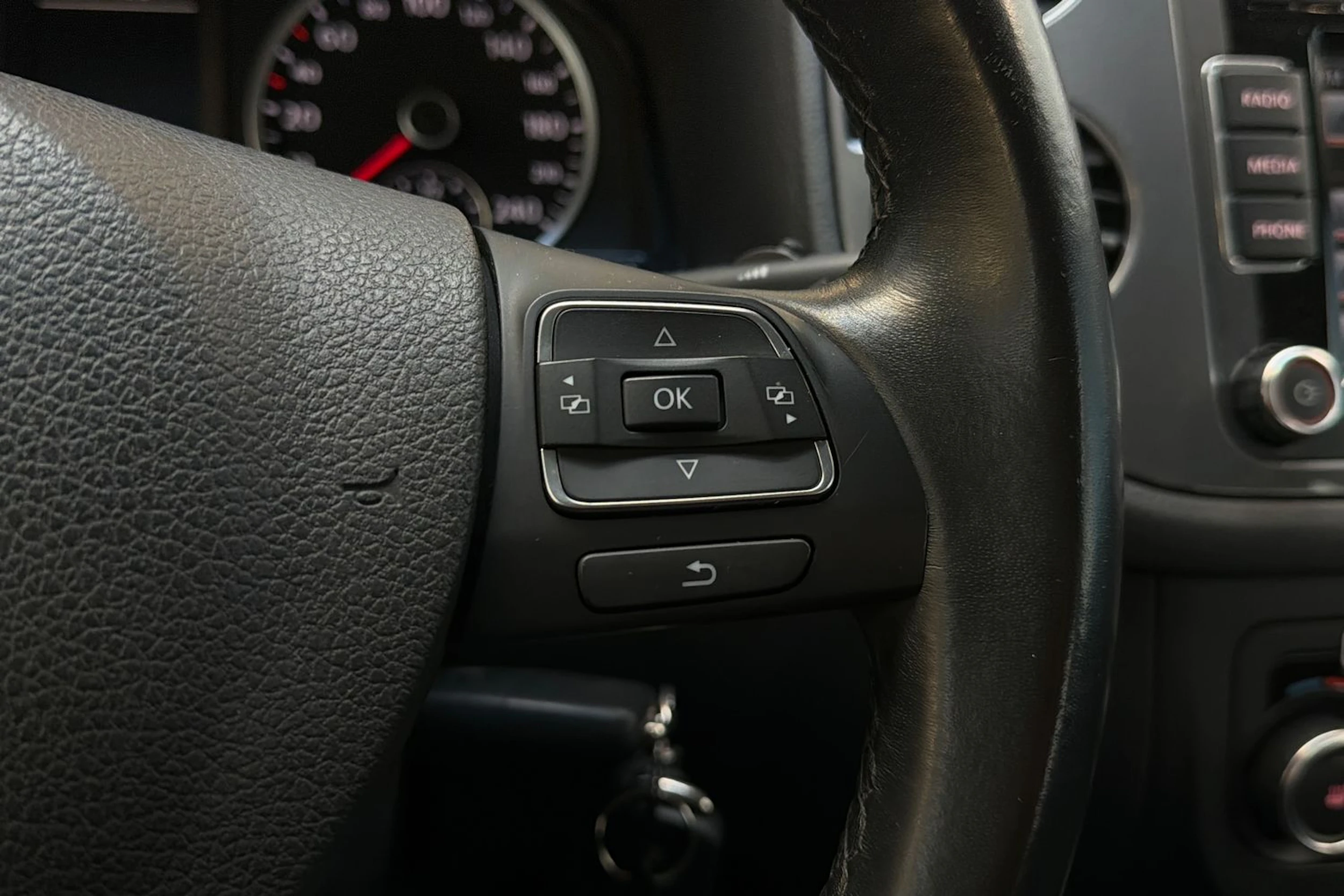 valkoinen Volkswagen Tiguan 2014 kuva 14.