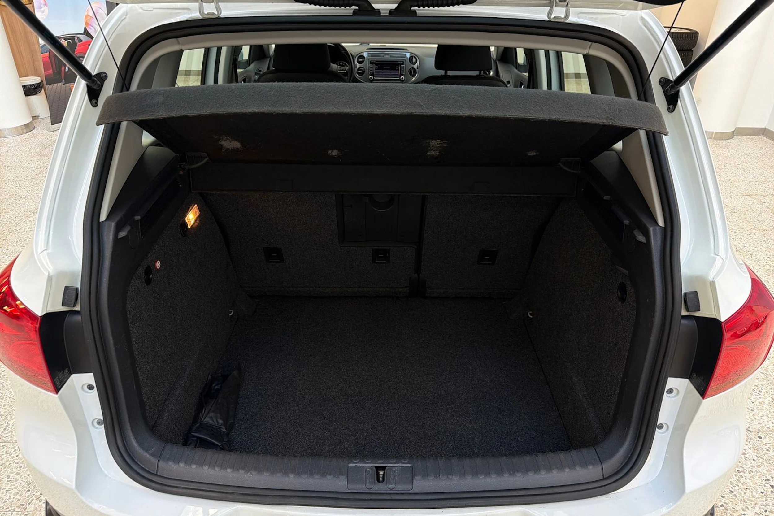 valkoinen Volkswagen Tiguan 2014 kuva 22.