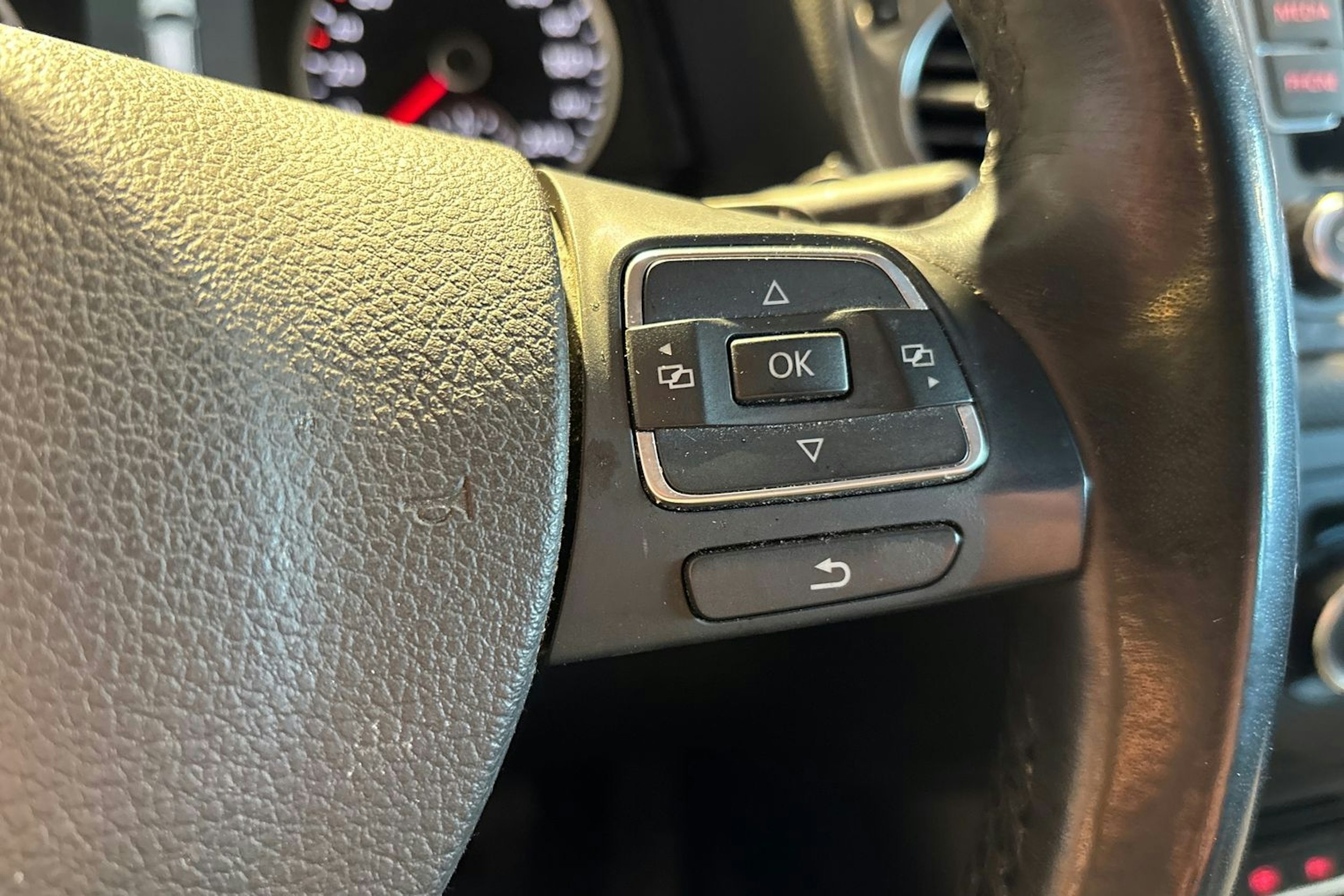 harmaa Volkswagen Tiguan 2014 kuva 17.