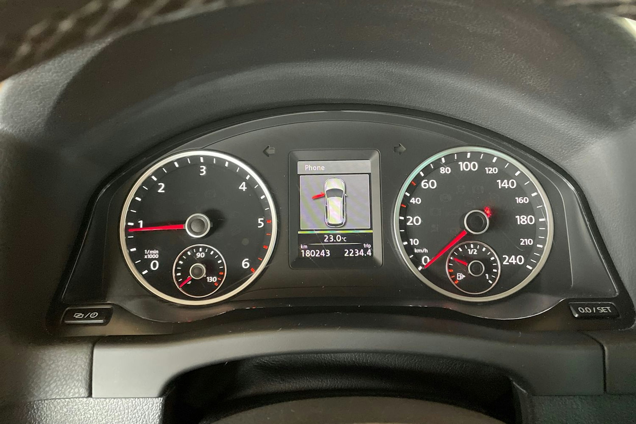valkoinen Volkswagen Tiguan 2014 kuva 14.