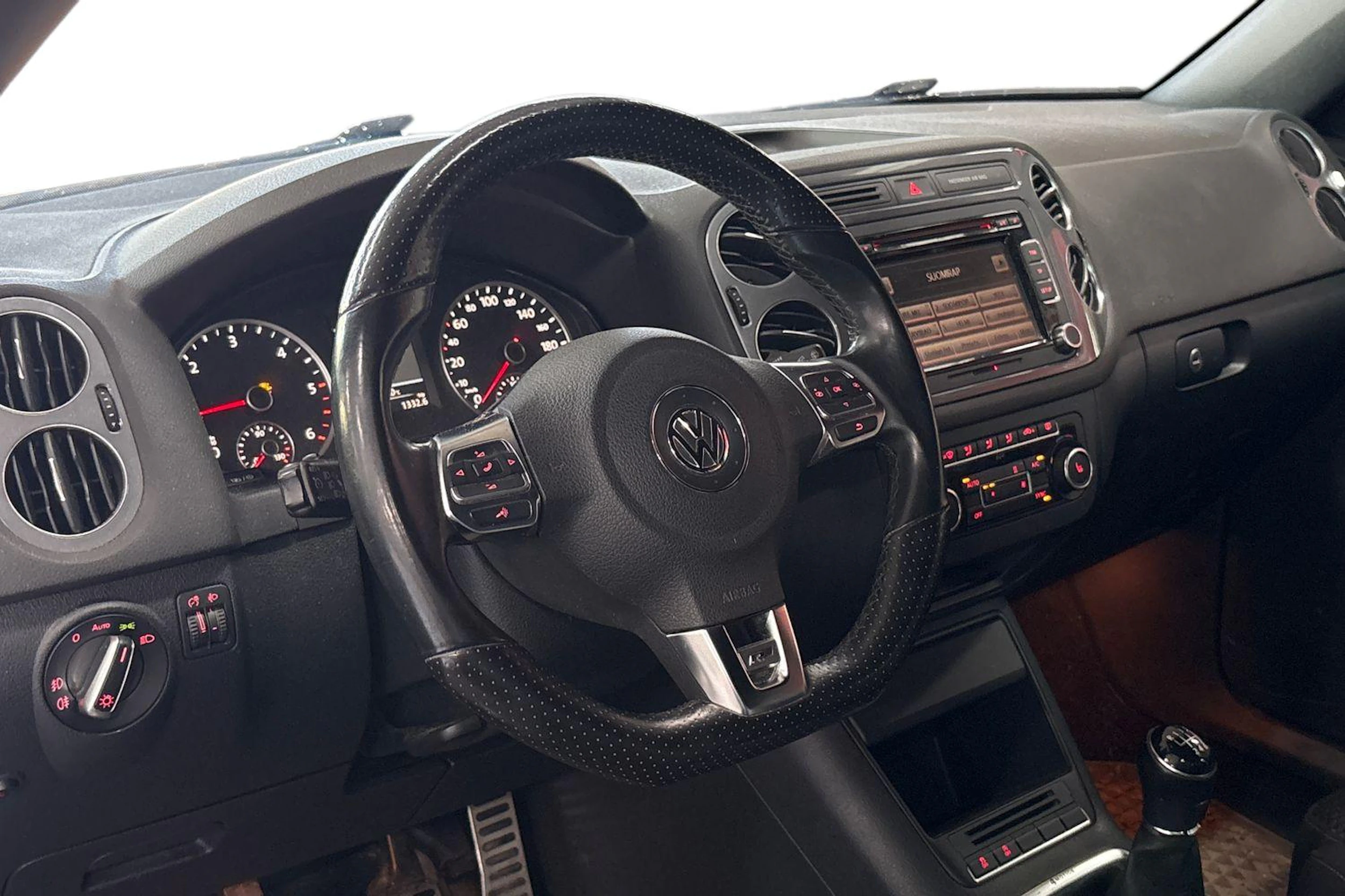 musta Volkswagen Tiguan 2014 kuva 3.