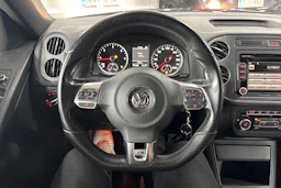 musta Volkswagen Tiguan 2014 kuva 15.