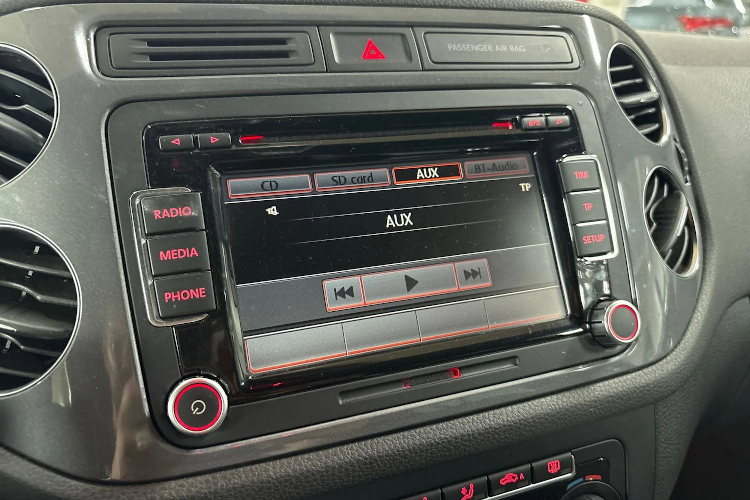 musta Volkswagen Tiguan 2014 kuva 20.