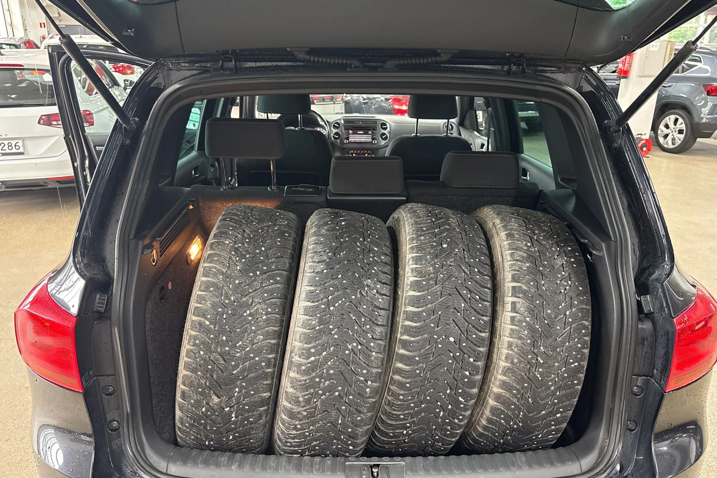 musta Volkswagen Tiguan 2014 kuva 21.