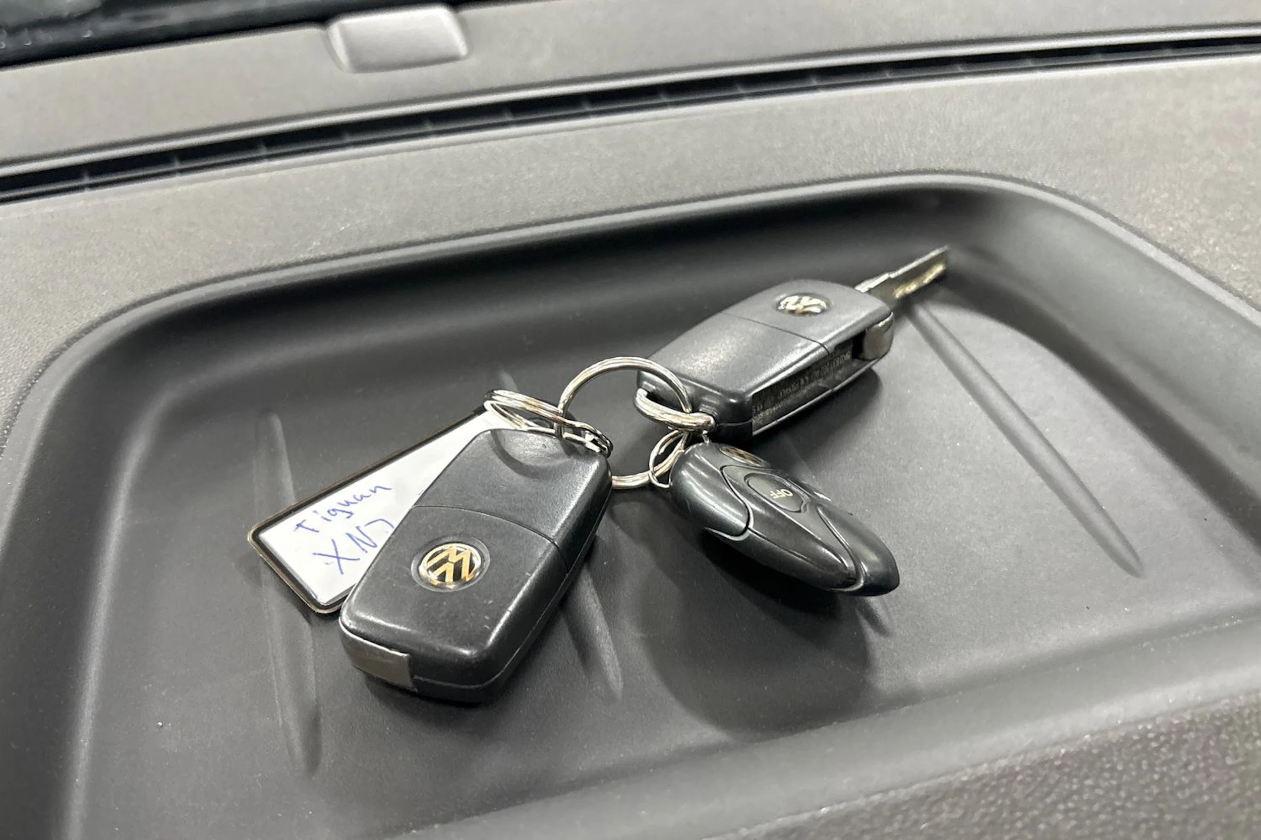 musta Volkswagen Tiguan 2014 kuva 23.