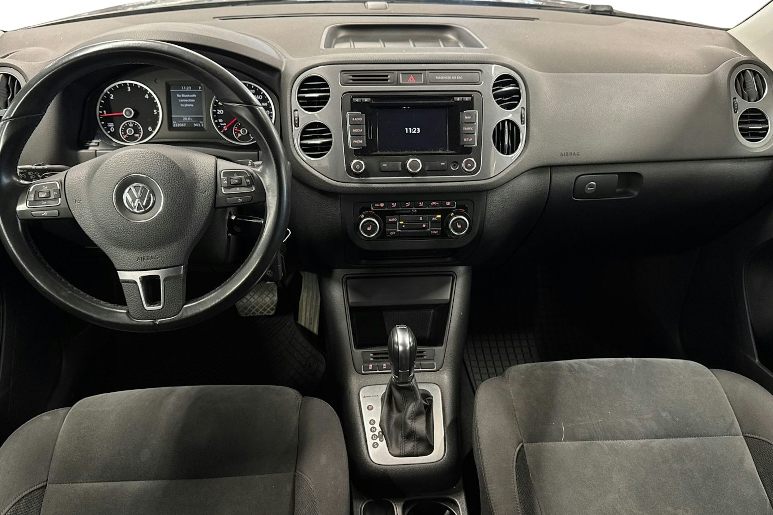 harmaa Volkswagen Tiguan 2014 kuva 9.