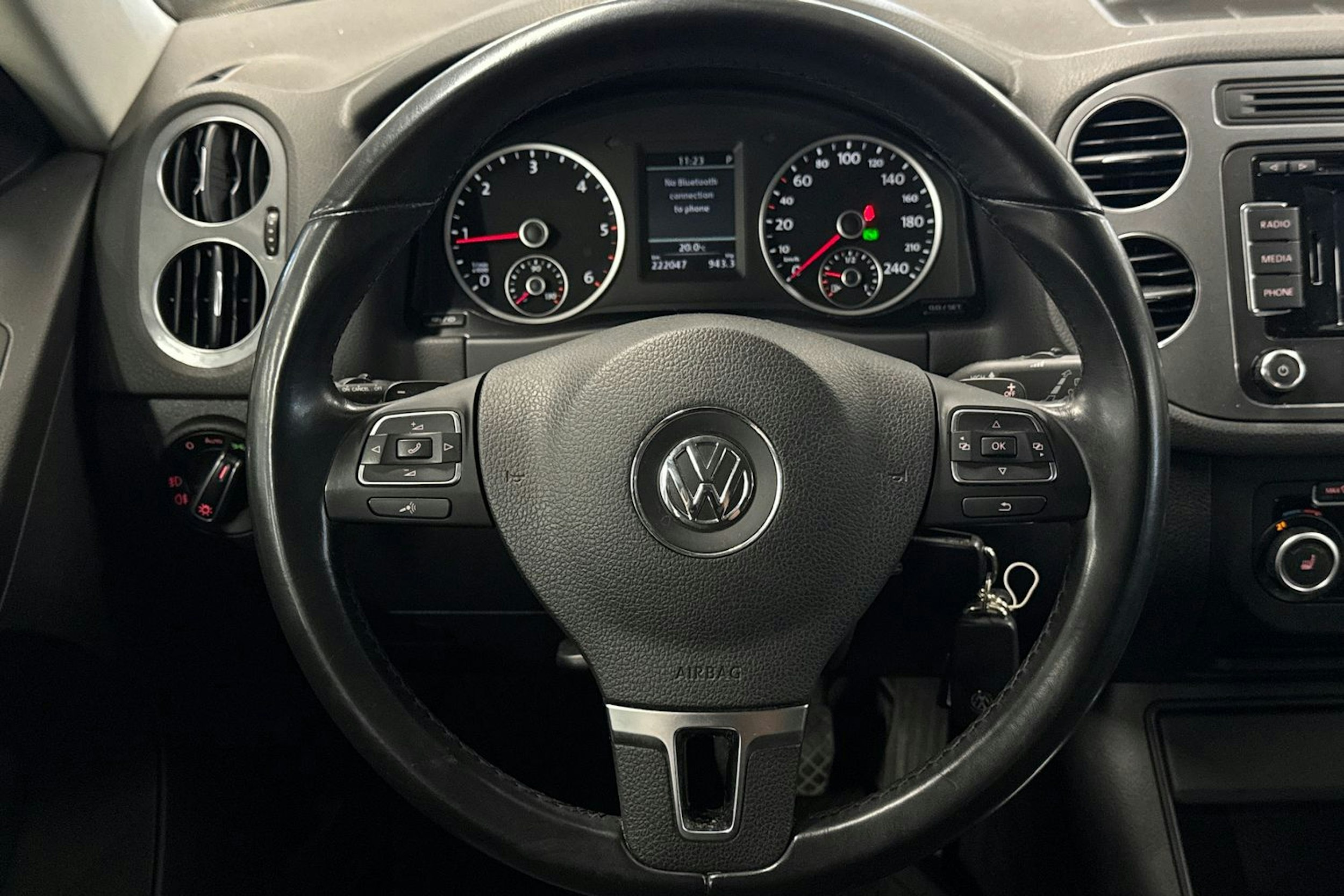 harmaa Volkswagen Tiguan 2014 kuva 14.