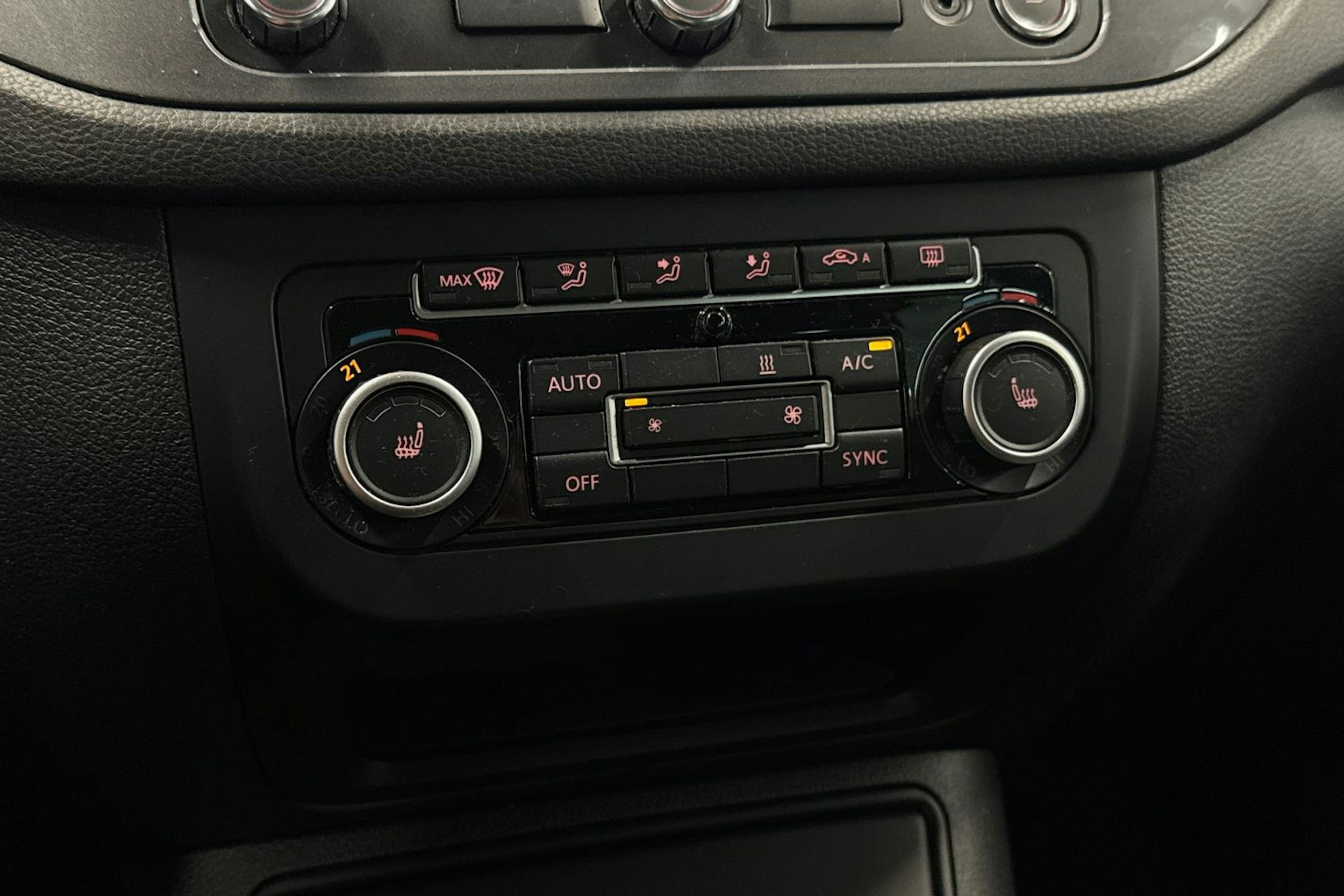 harmaa Volkswagen Tiguan 2014 kuva 25.