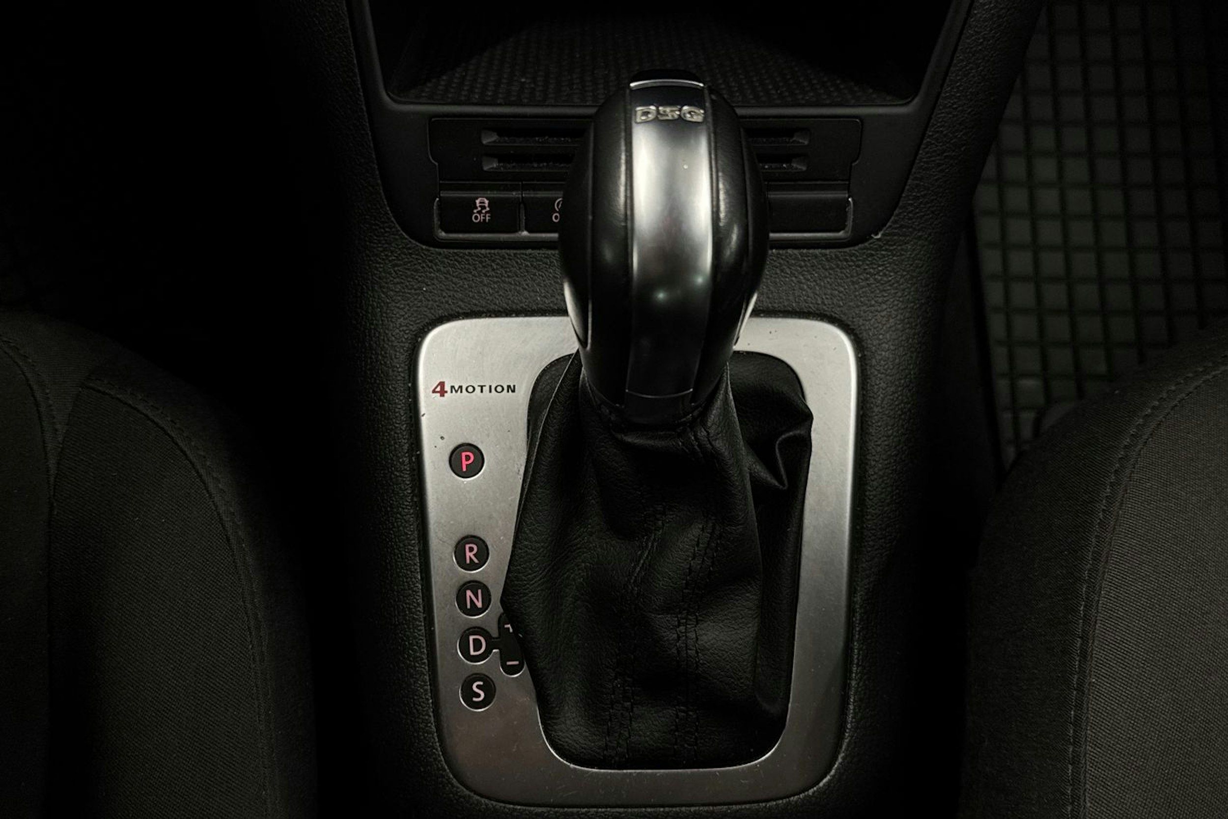 harmaa Volkswagen Tiguan 2014 kuva 27.