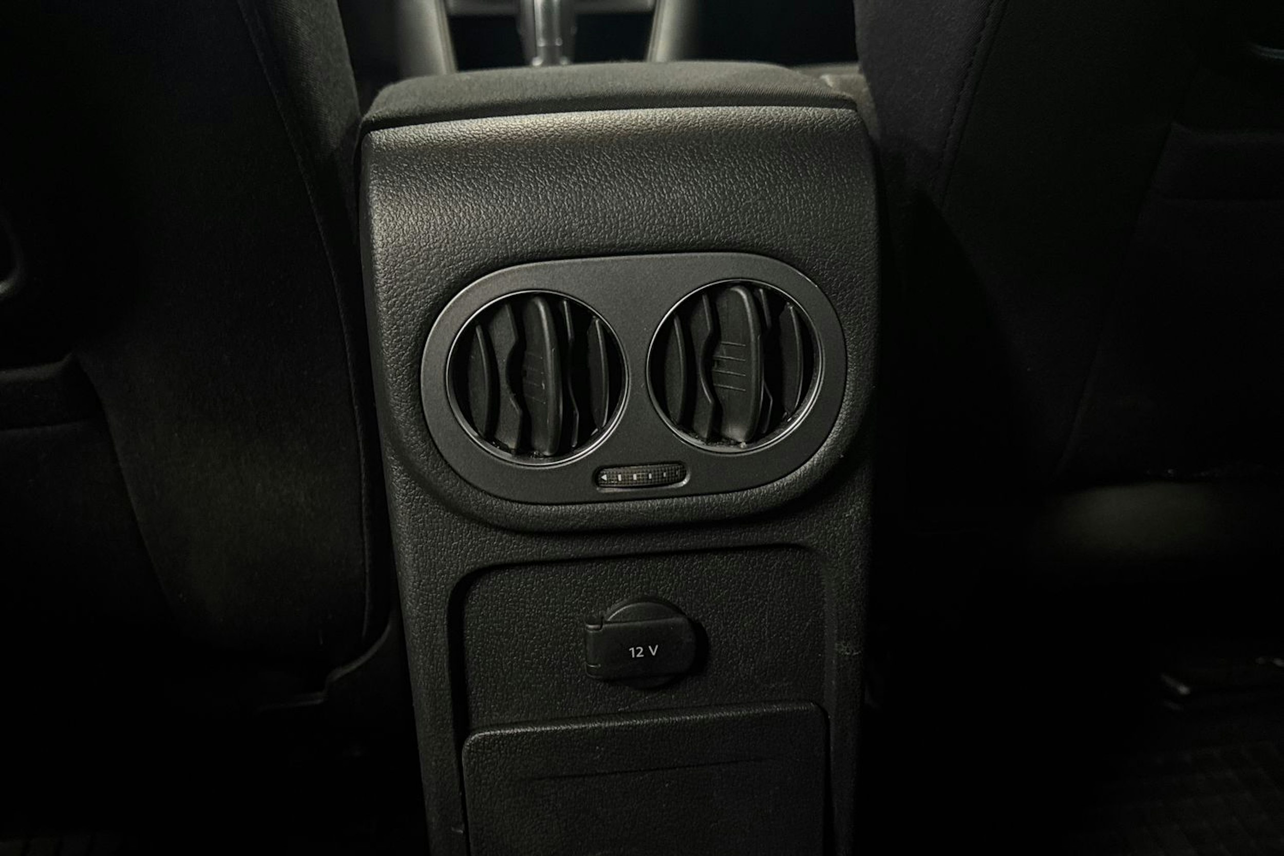 harmaa Volkswagen Tiguan 2014 kuva 30.