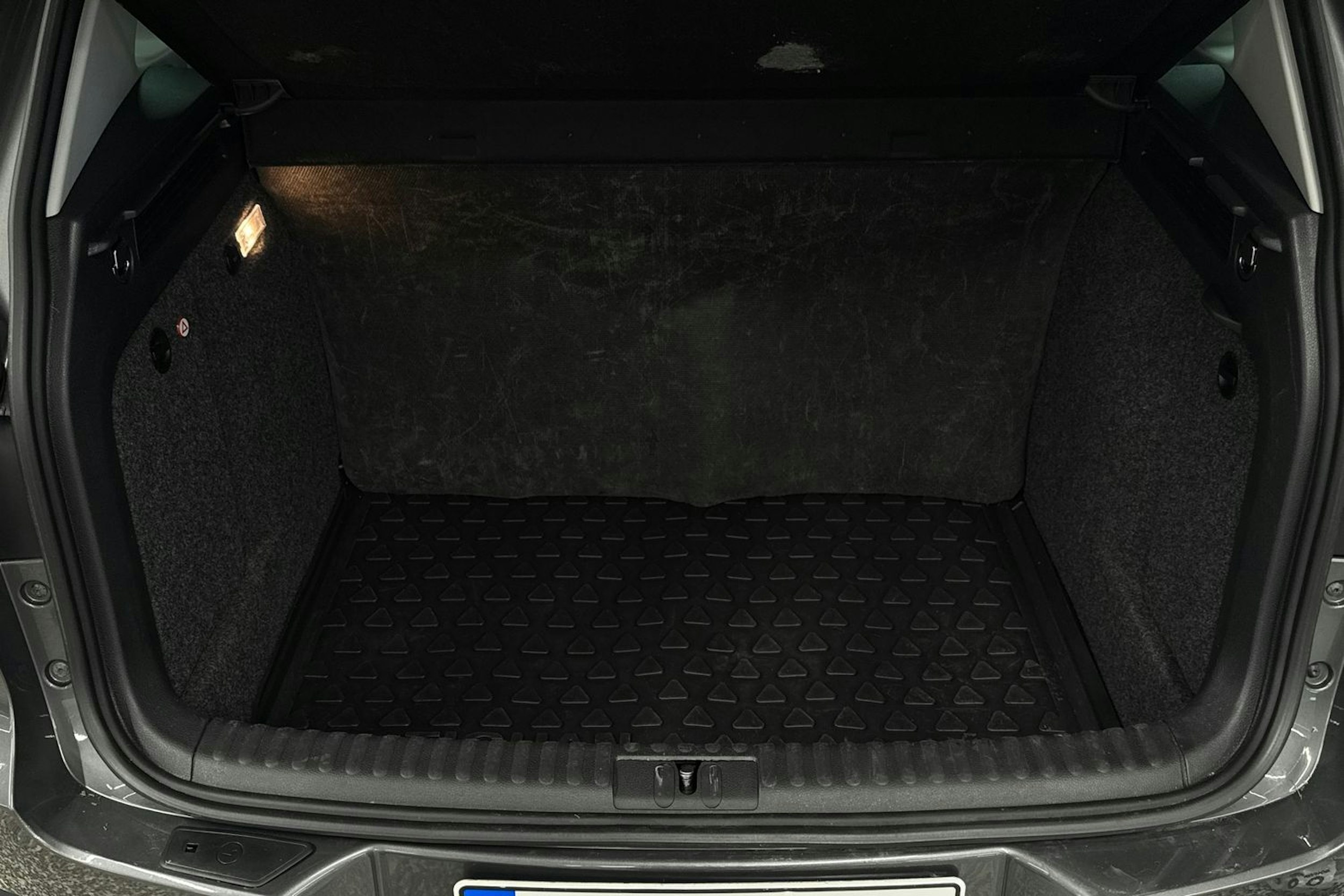 harmaa Volkswagen Tiguan 2014 kuva 31.