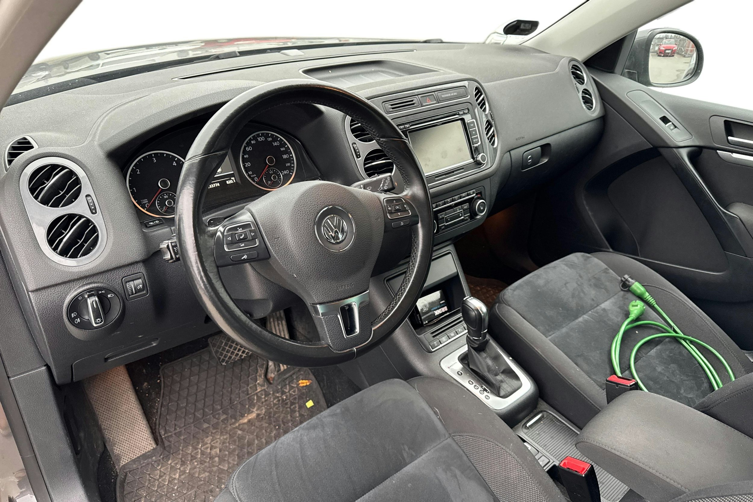 harmaa Volkswagen Tiguan 2014 kuva 3.