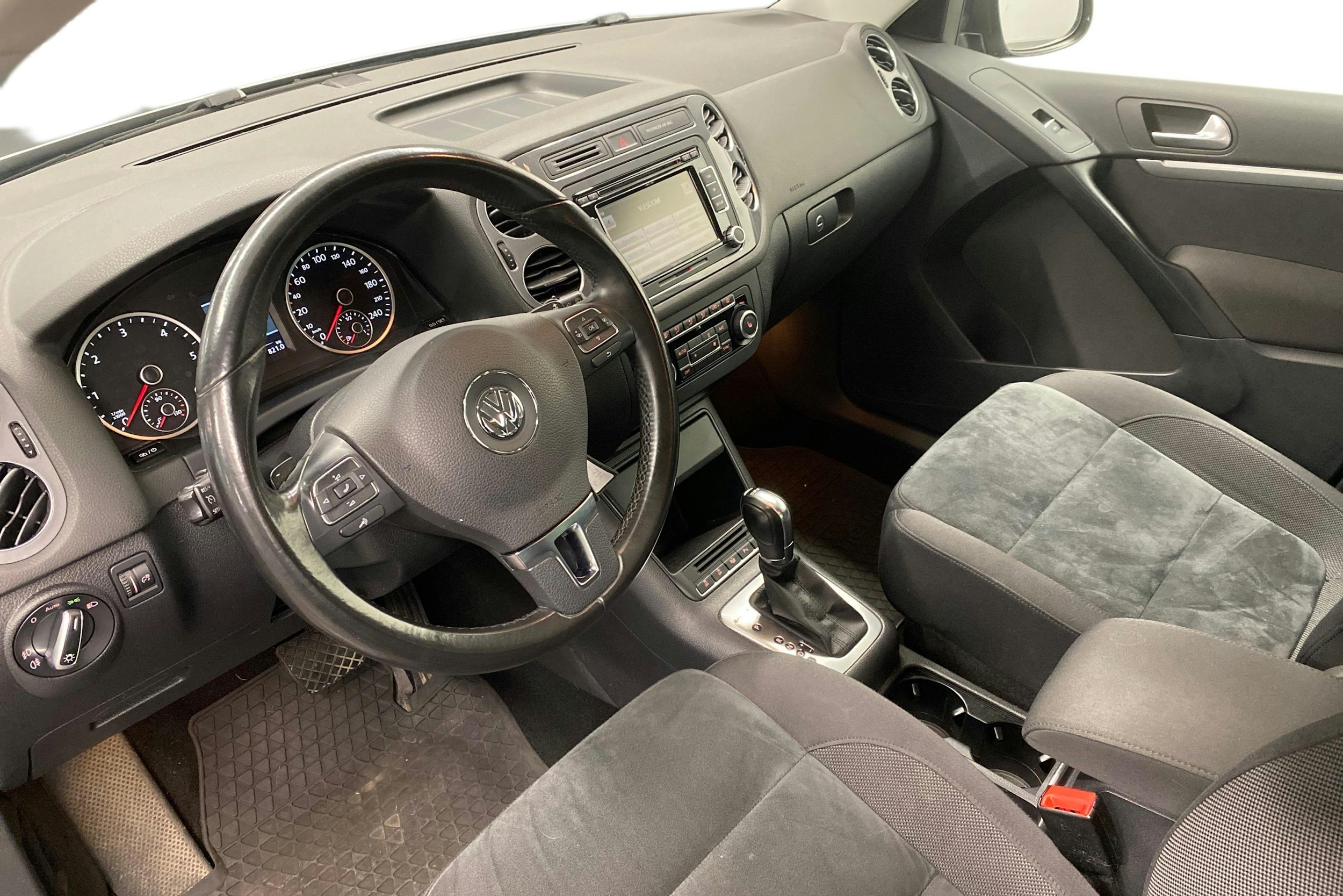 harmaa Volkswagen Tiguan 2014 kuva 7.