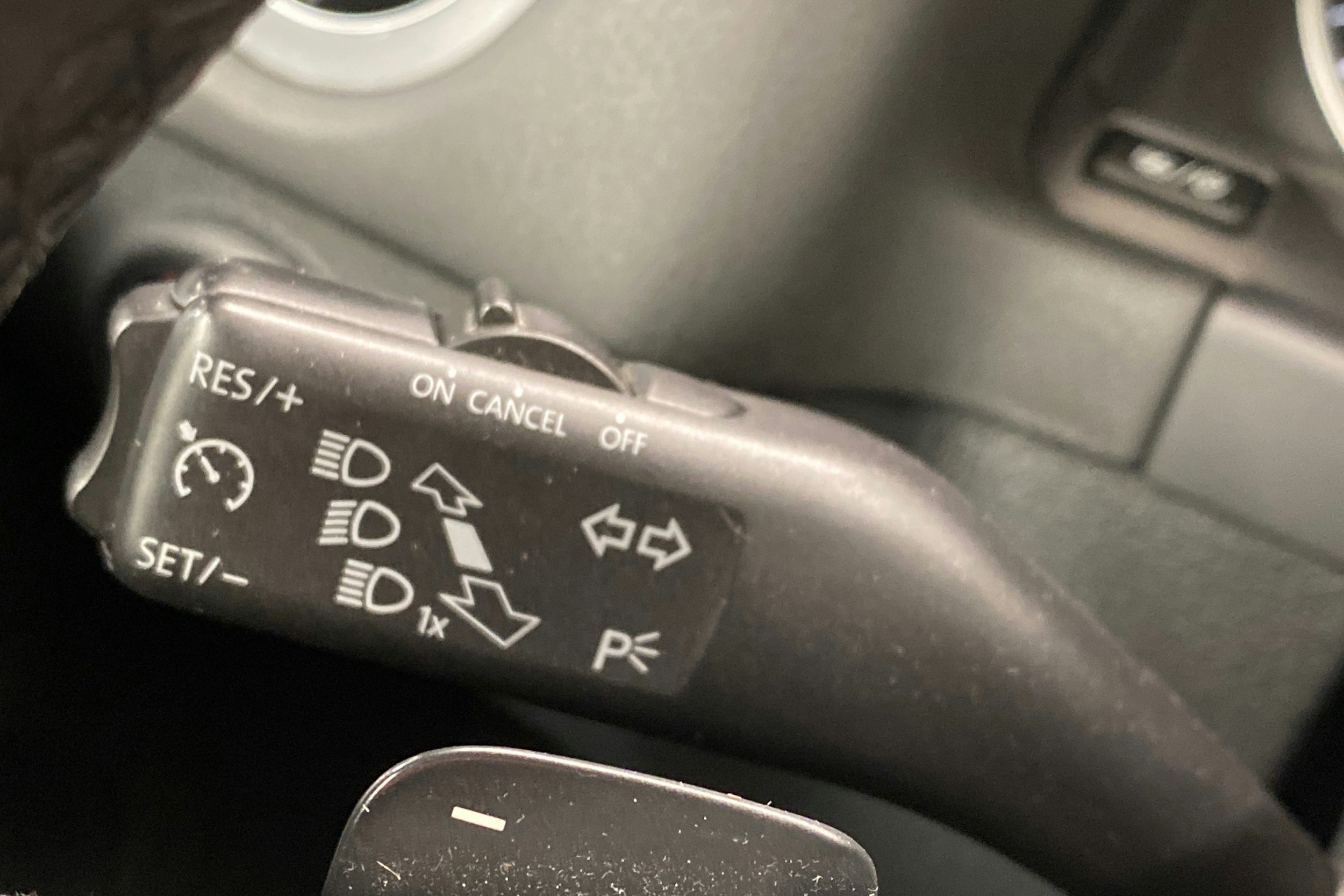 harmaa Volkswagen Tiguan 2014 kuva 17.