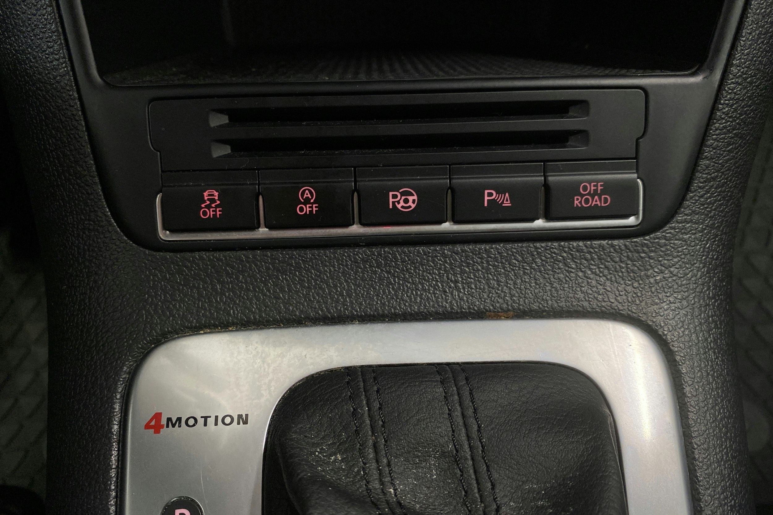 harmaa Volkswagen Tiguan 2014 kuva 21.