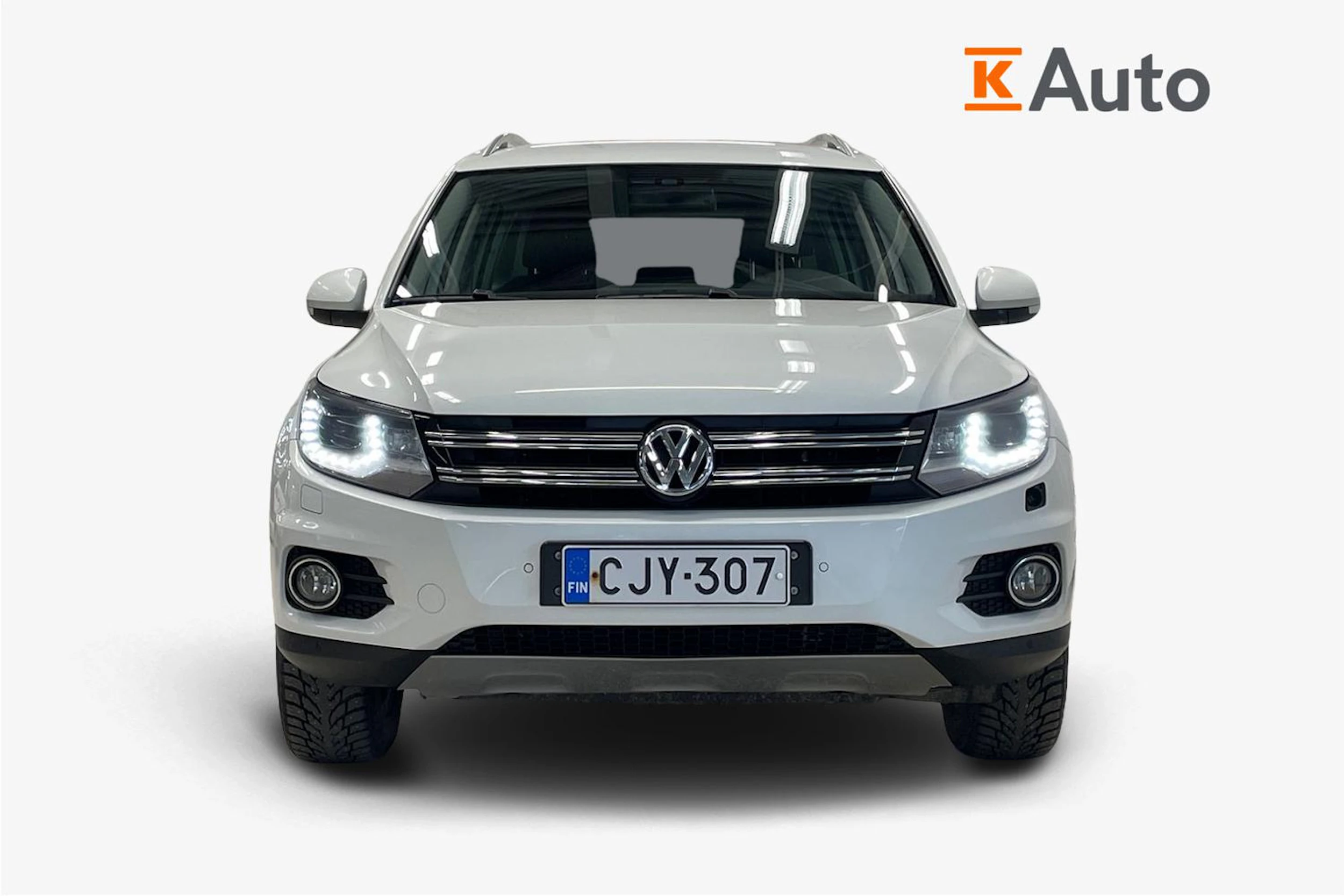 valkoinen Volkswagen Tiguan 2015 kuva 4.