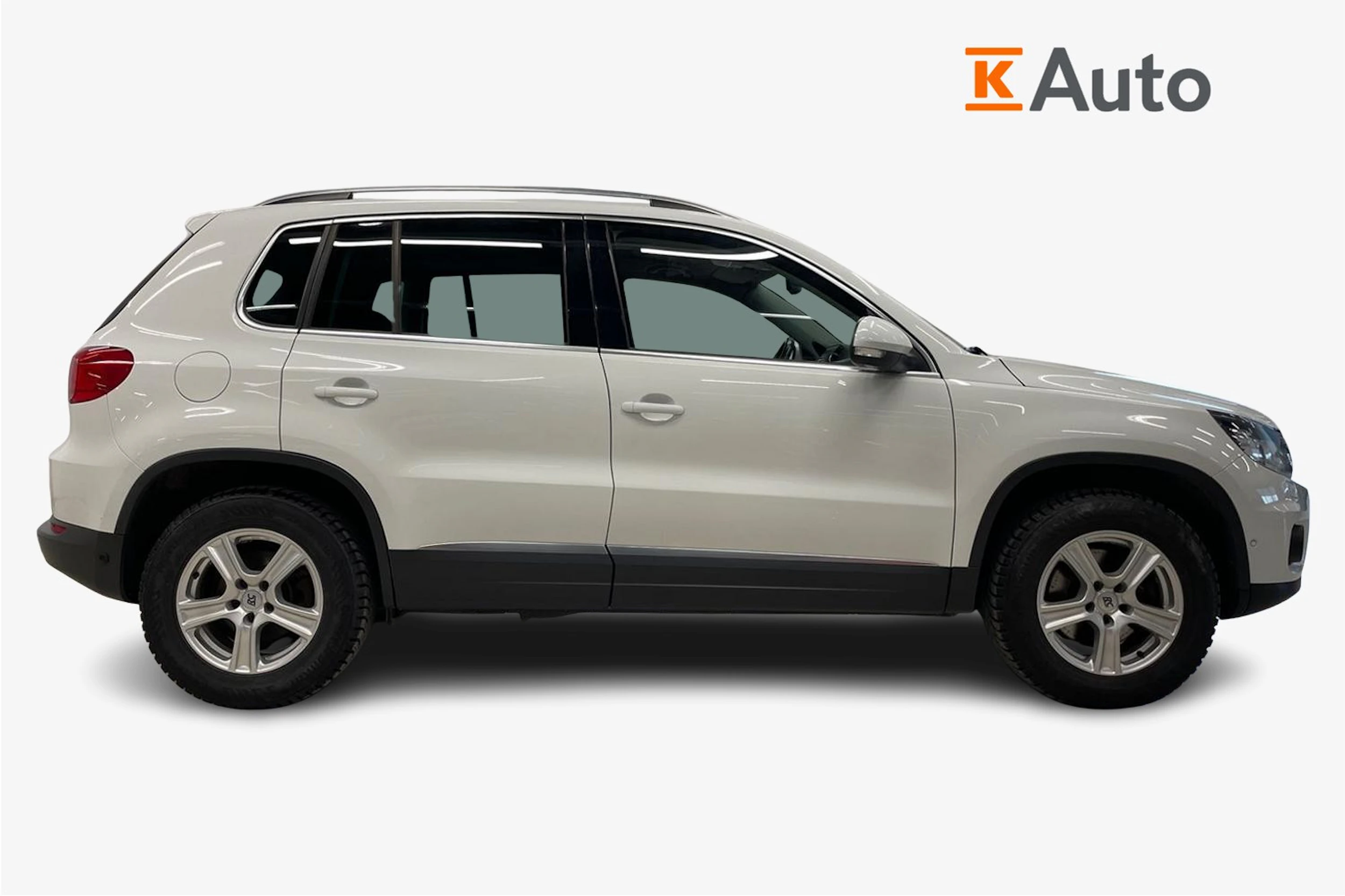 valkoinen Volkswagen Tiguan 2015 kuva 5.