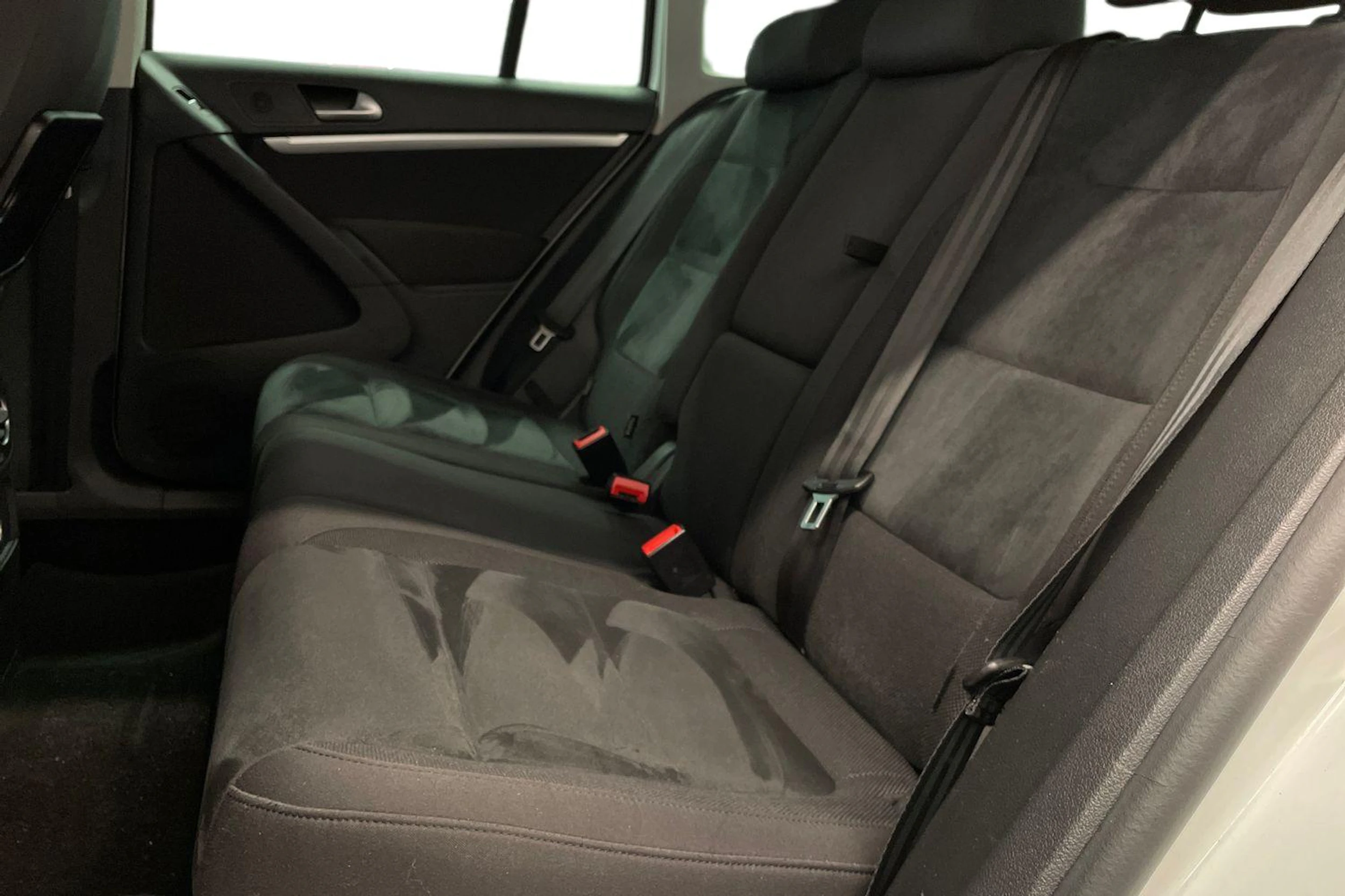 valkoinen Volkswagen Tiguan 2015 kuva 8.