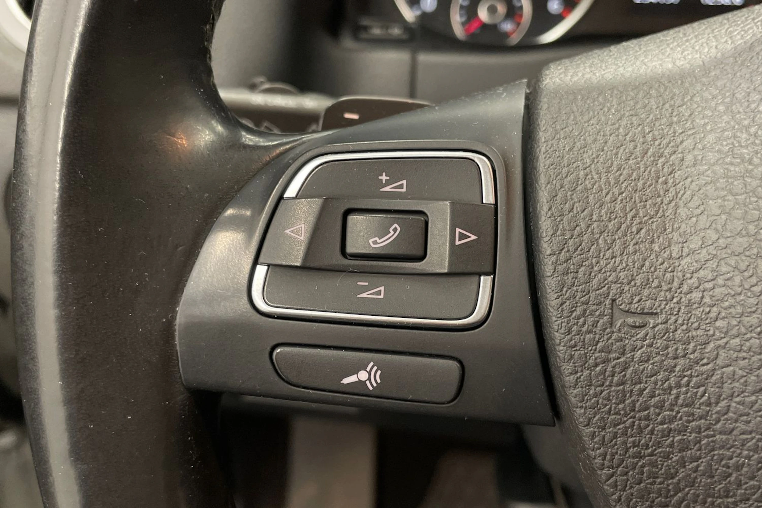 valkoinen Volkswagen Tiguan 2015 kuva 13.