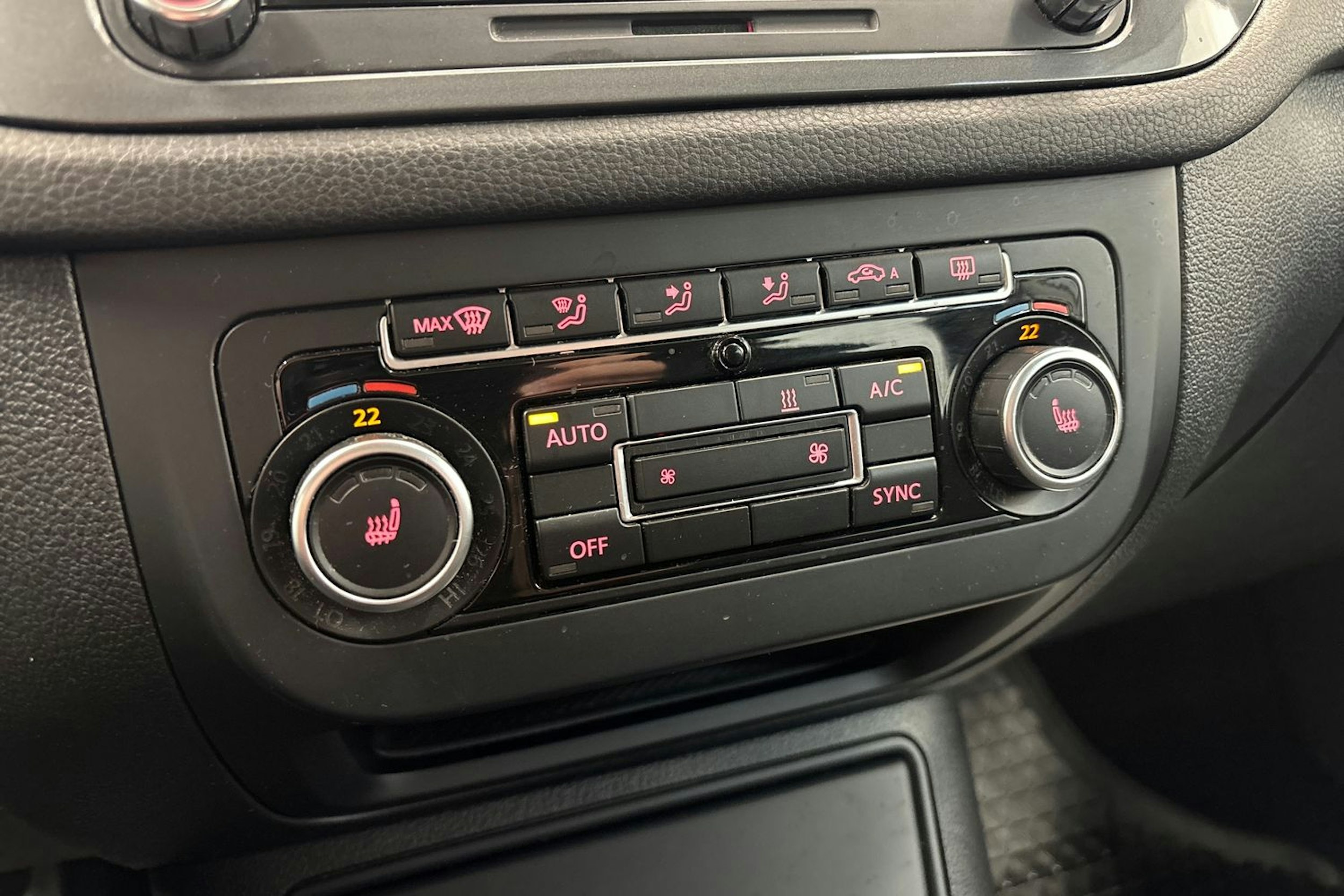 met. hopea Volkswagen Tiguan 2015 kuva 19.