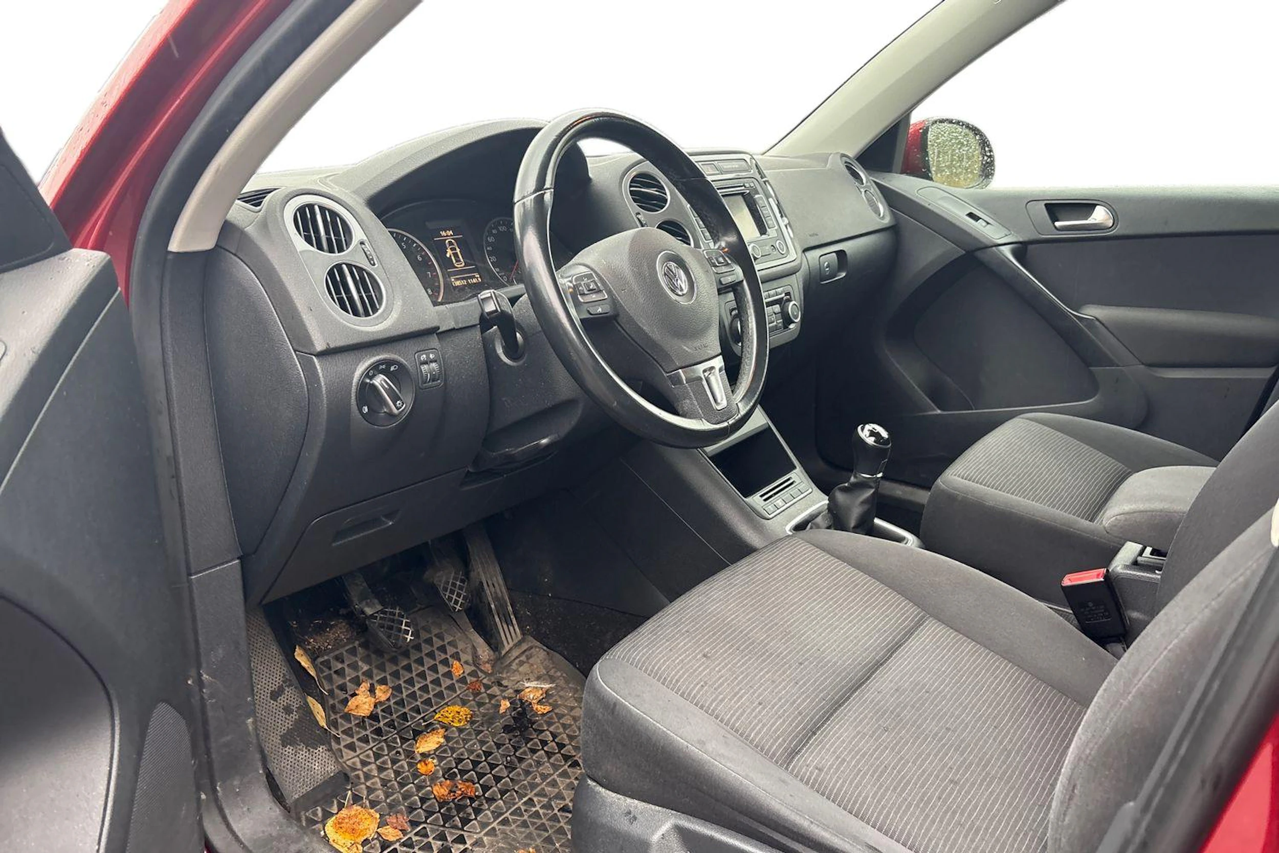 punainen Volkswagen Tiguan 2015 kuva 3.