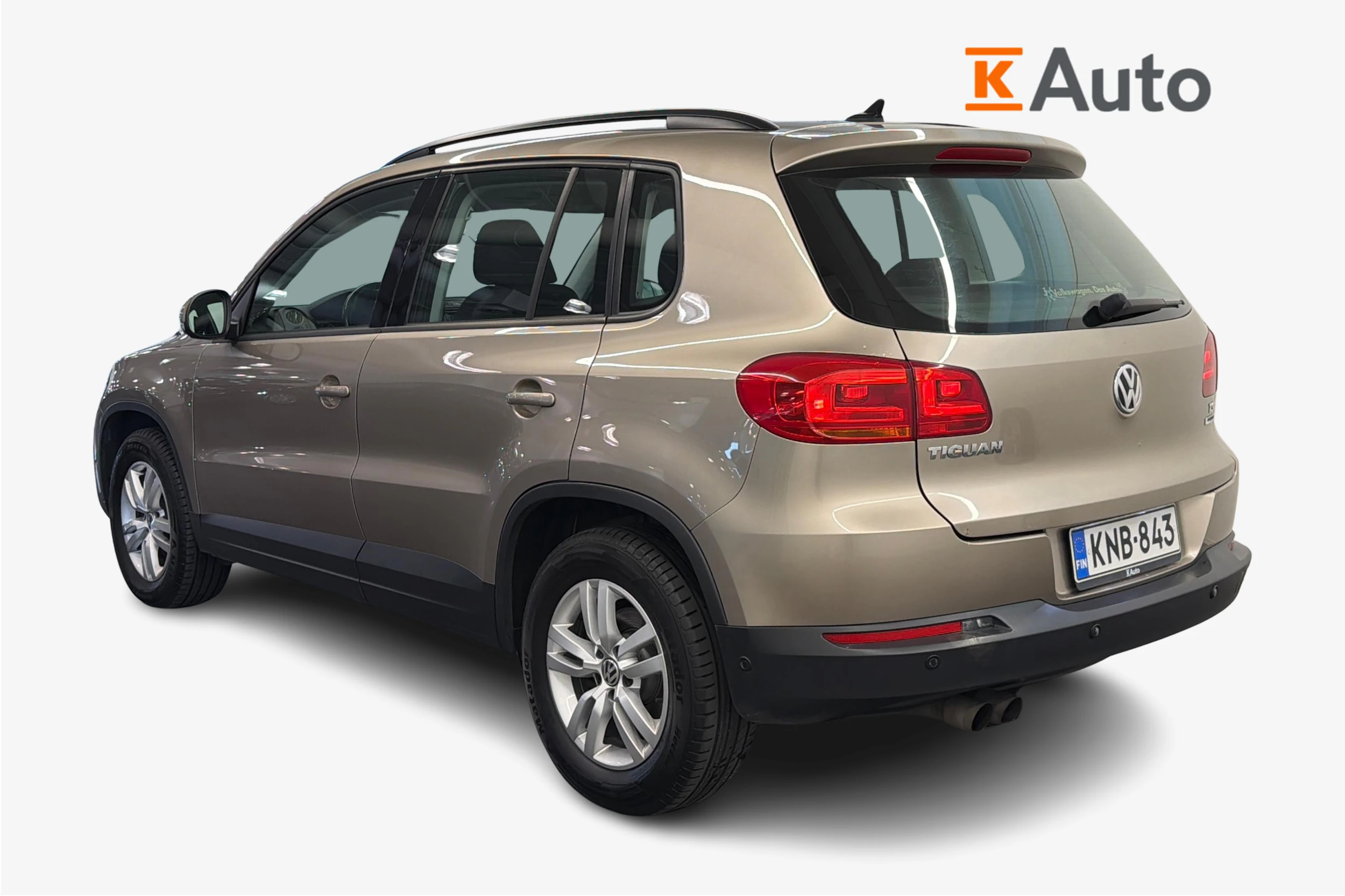 Ruskea (beige) Volkswagen Tiguan 2015 kuva 2.