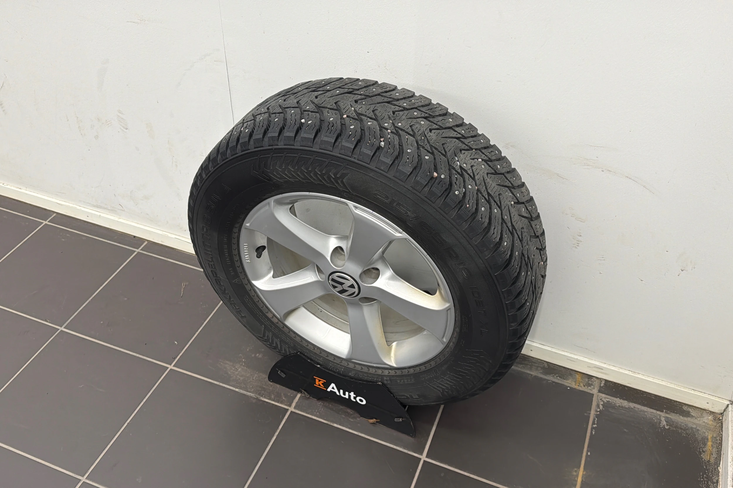 Ruskea (beige) Volkswagen Tiguan 2015 kuva 10.