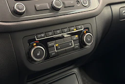 Ruskea (beige) Volkswagen Tiguan 2015 kuva 20.