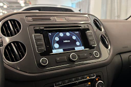 Ruskea (beige) Volkswagen Tiguan 2015 kuva 21.