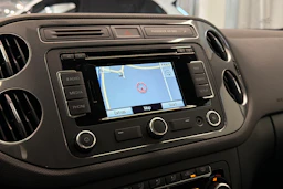 Ruskea (beige) Volkswagen Tiguan 2015 kuva 22.